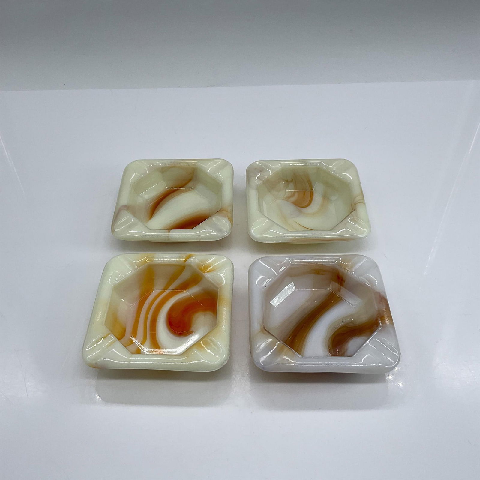 4pc Swirl Glass Ashtrays, Yellow/Orange, White/Brown (1 of 3)
