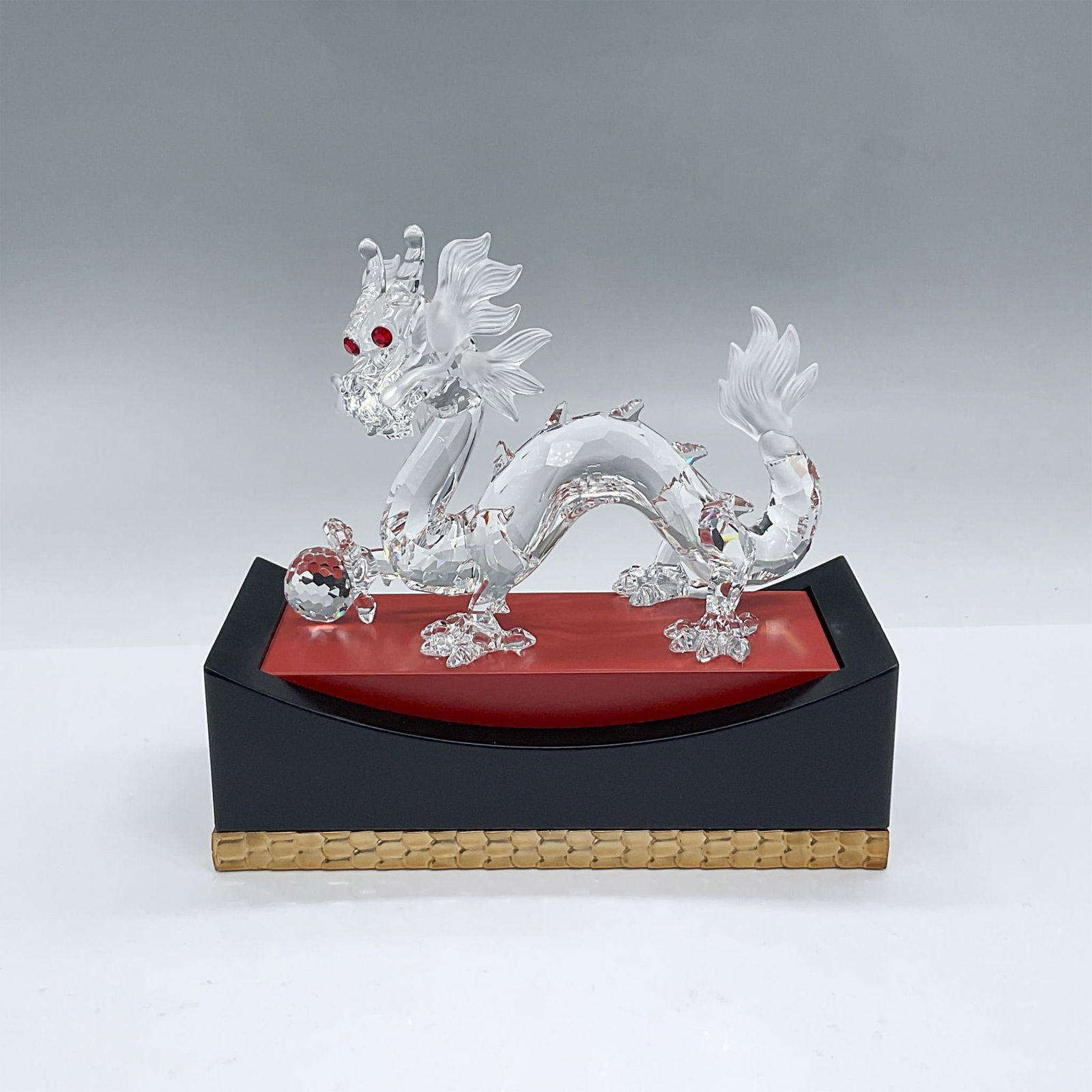 2pc Swarovski Crystal Figurine, The Dragon plus Base (1 of 4)