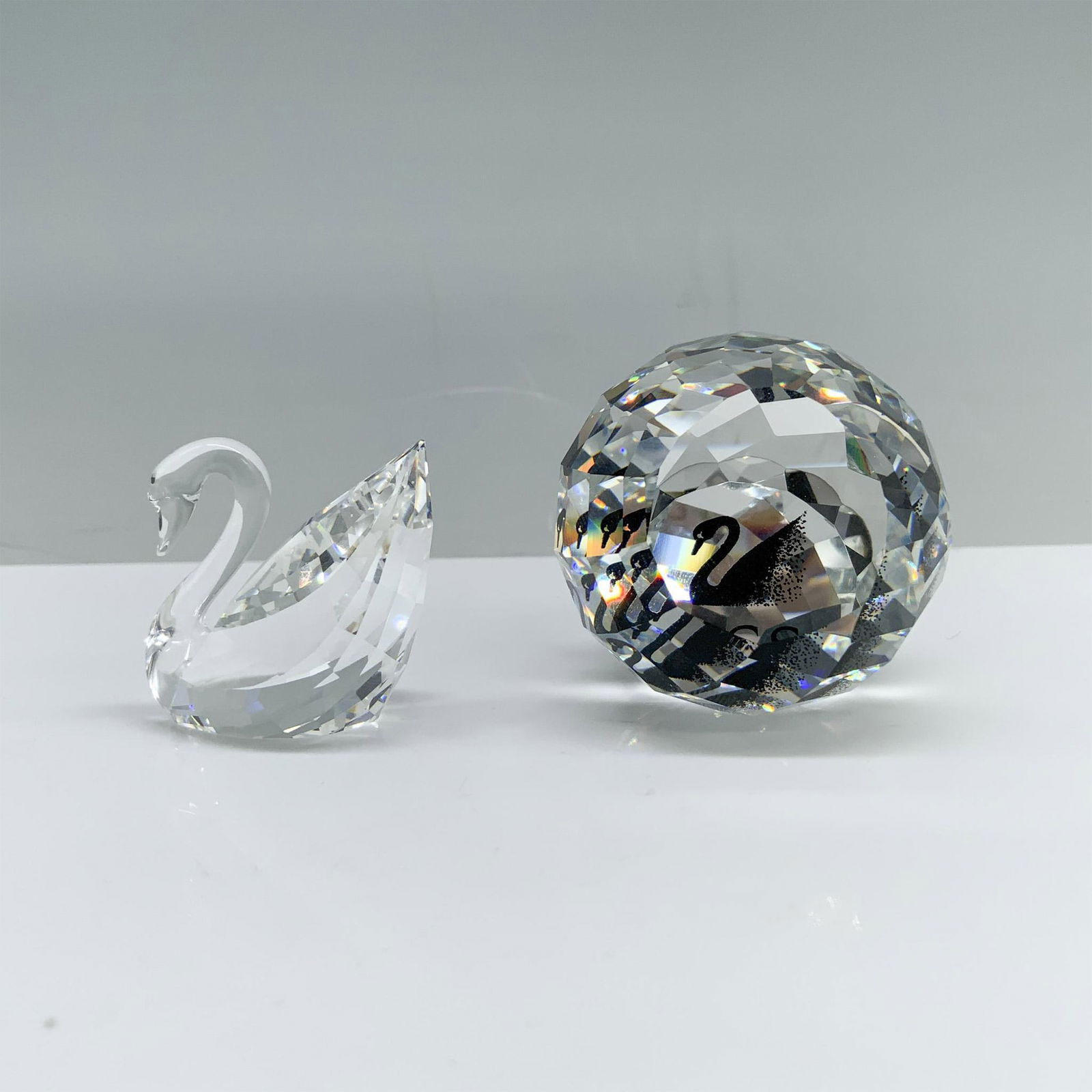 2pc Swarovski 1995 SCS Gift Figurine and Paperweight, Swan (1 of 4)