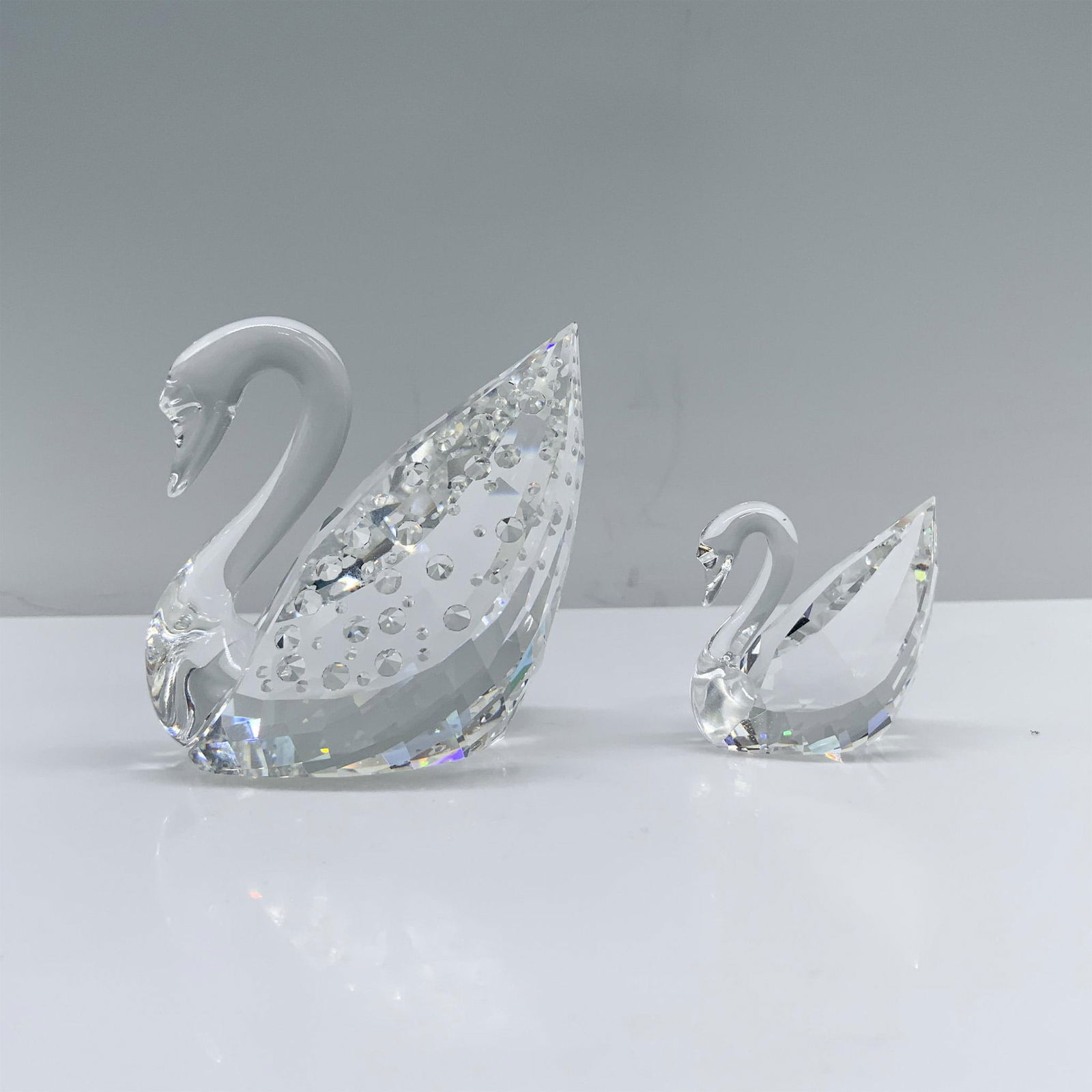 2pc Swarovski 1995 Crystal Swan Figurines and Base (1 of 4)