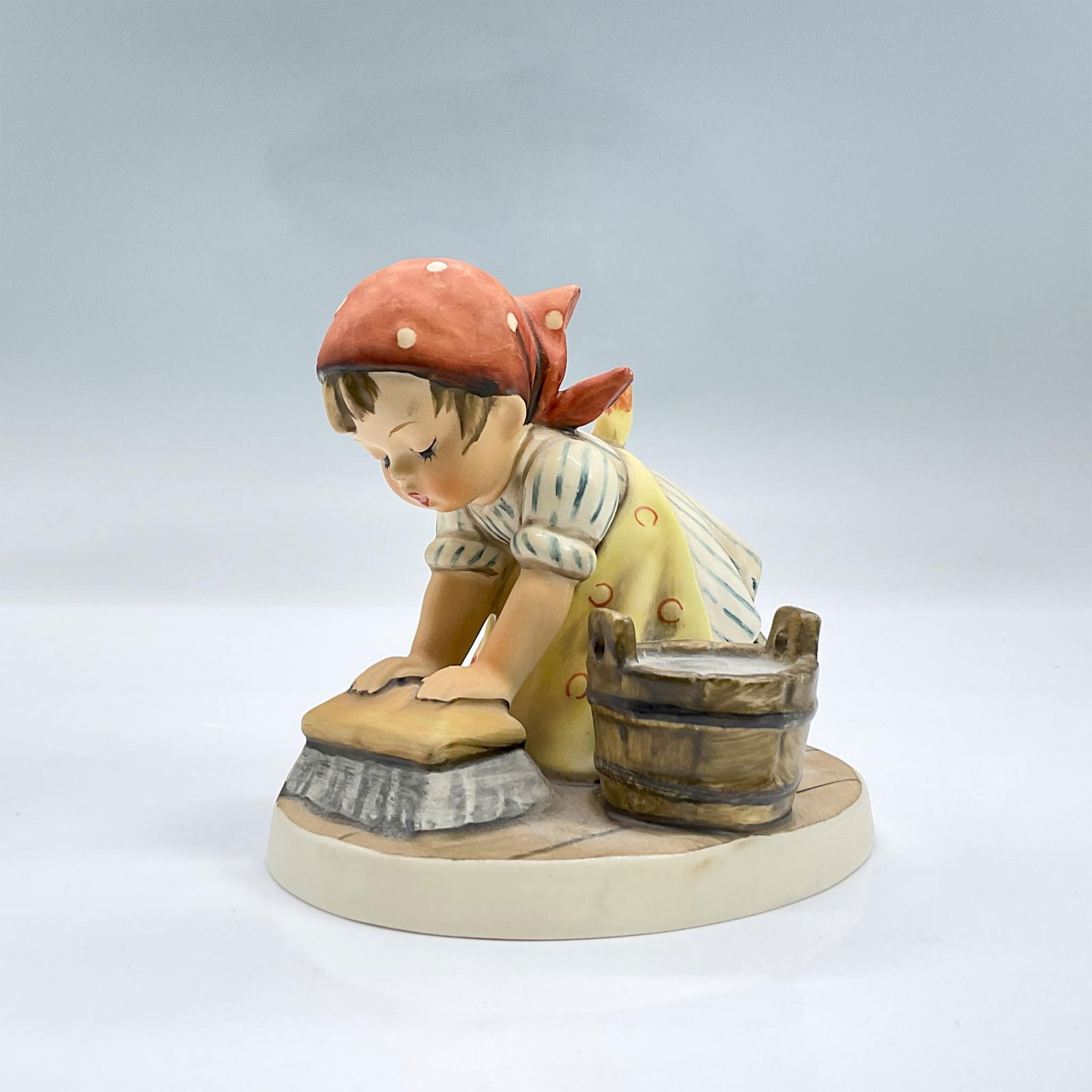 Goebel Hummel Porcelain Figurine, Big House Cleaning 363 (1 of 4)