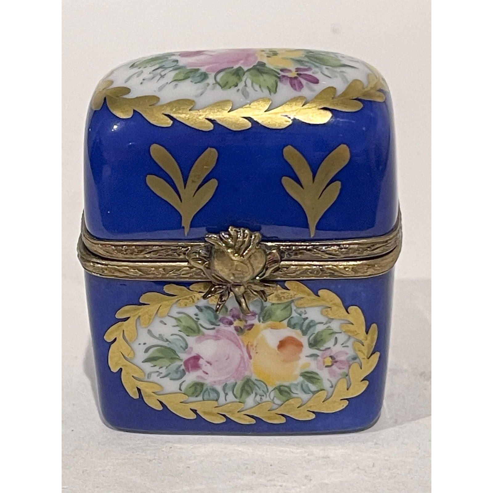 Limited Ed Limoges Keepsake with Perfume Bottles Numbered (1 of 6)