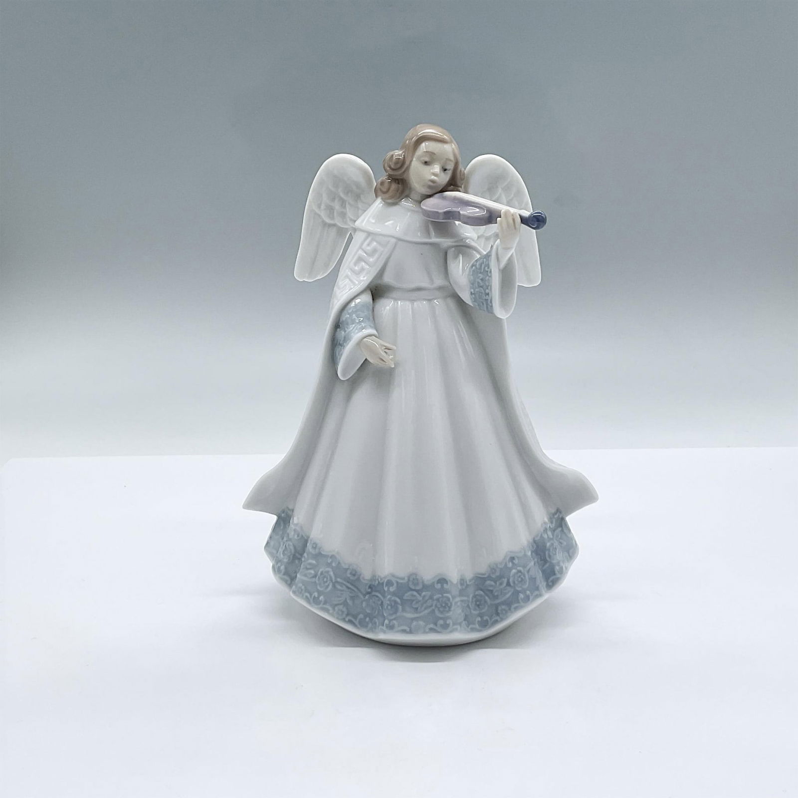Angelic Violinist 6126 - Lladro Porcelain Figurine (1 of 5)