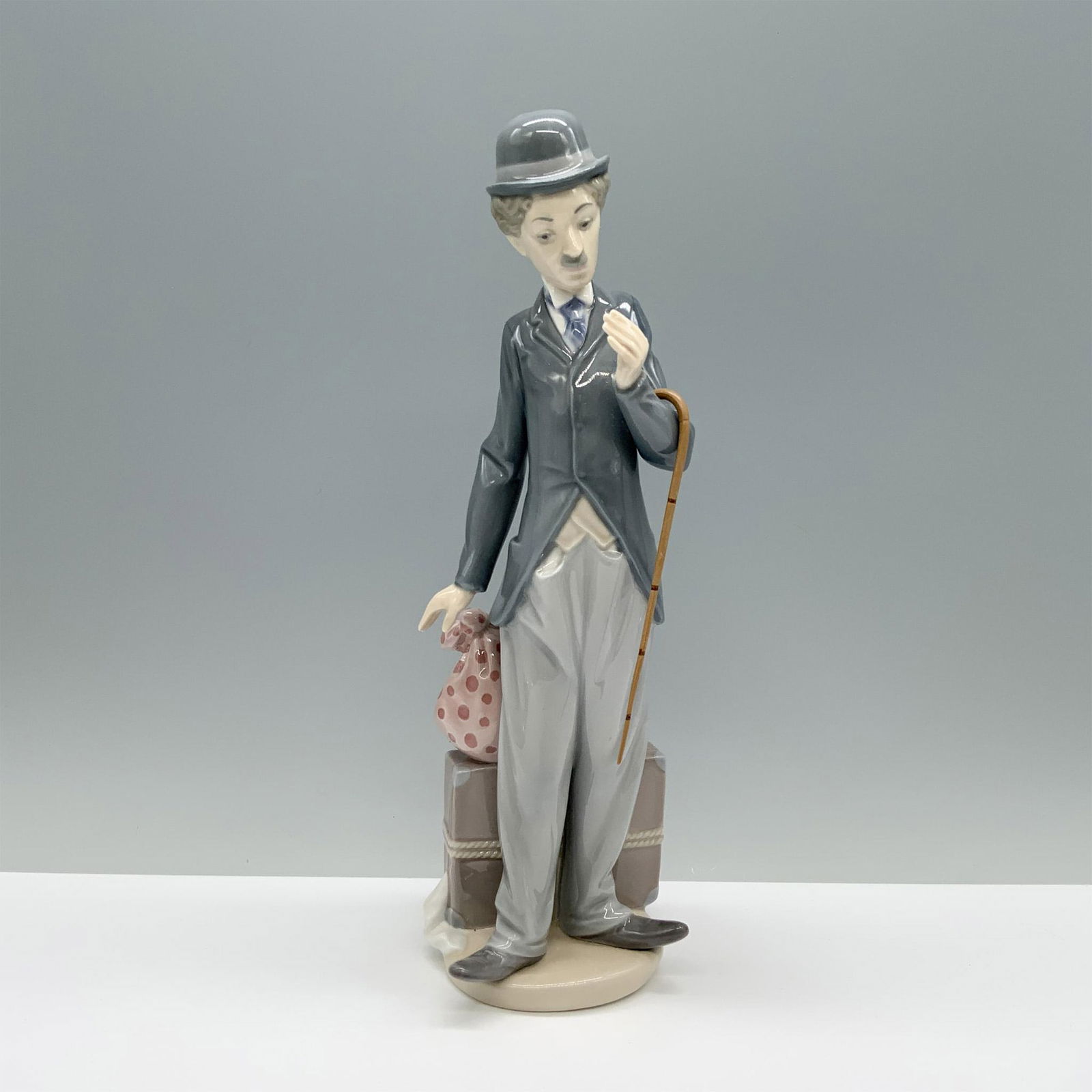 Charlie the Tramp 01005233 - Lladro Porcelain Figurine (1 of 5)