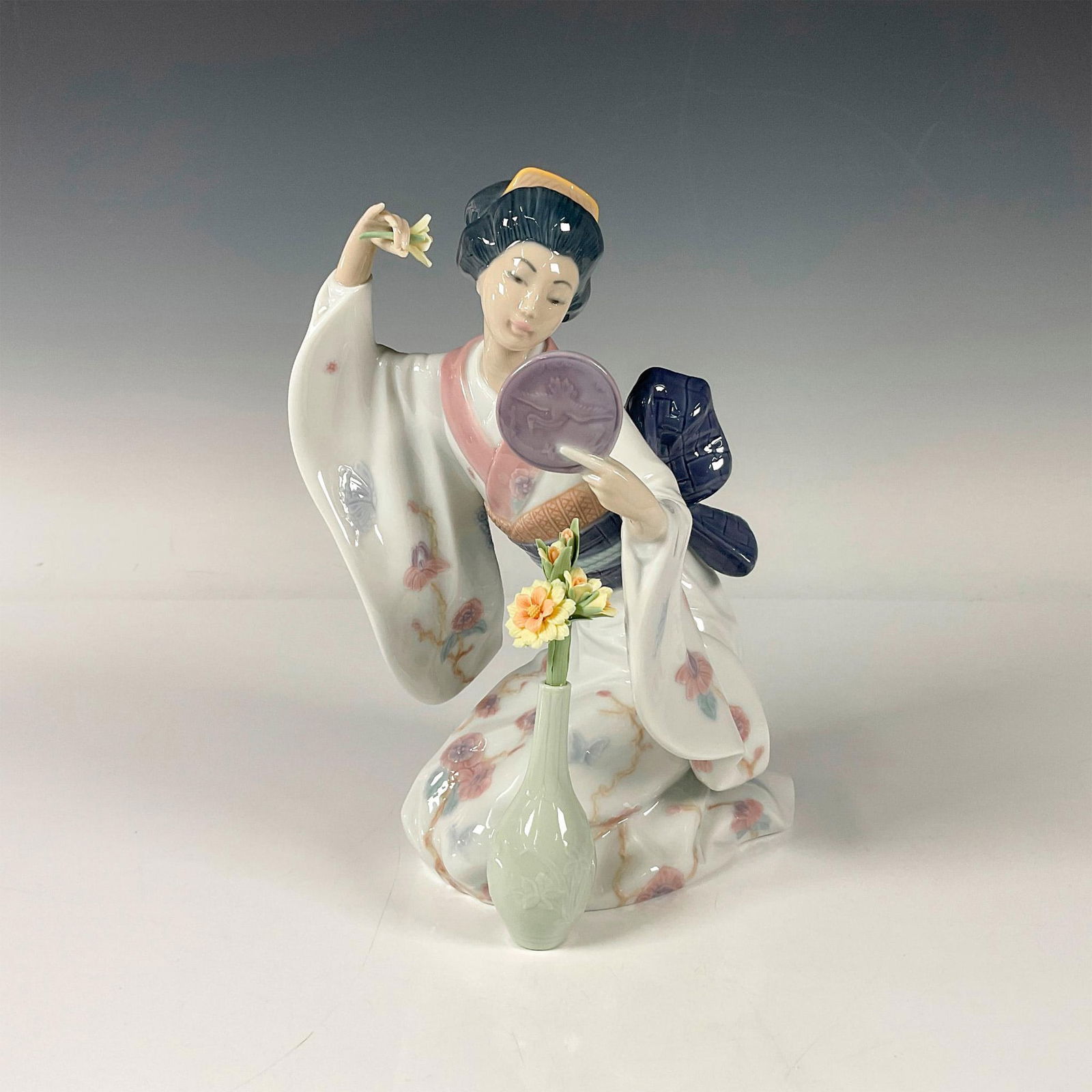 Mirror Mirror 01006748 - Lladro Porcelain Figurine (1 of 9)