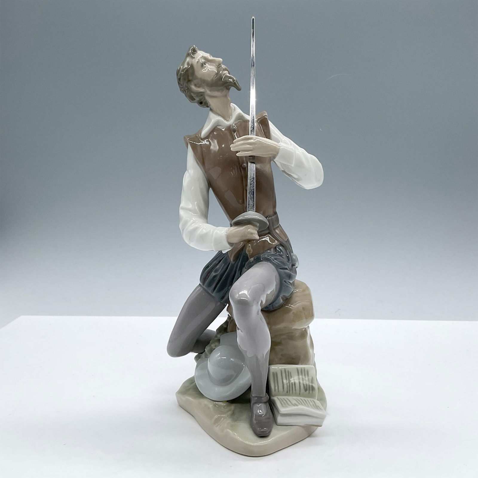 Oration 1005357 - Lladro Porcelain Figurine (1 of 3)
