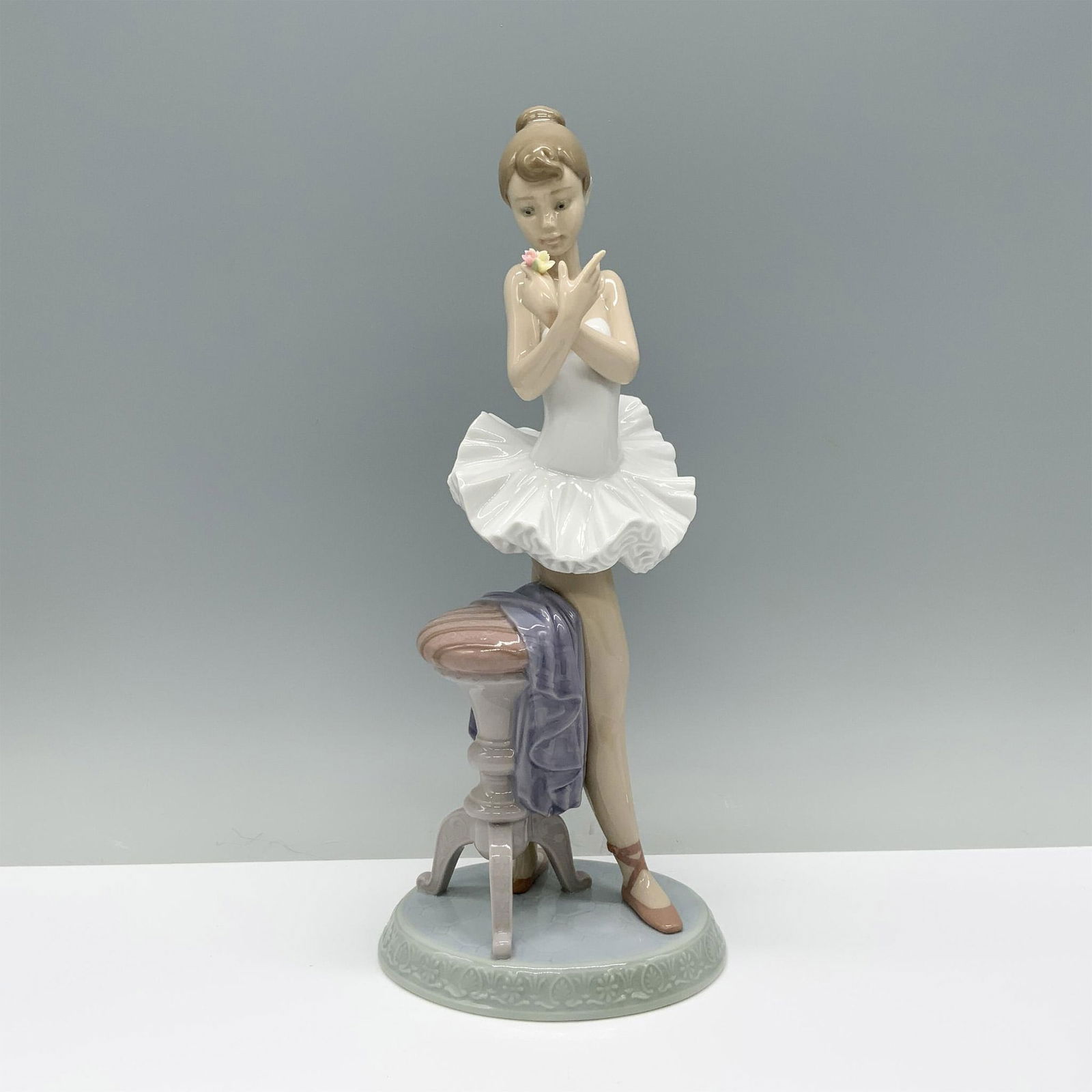 Perfect Performance 01007641 - Lladro Porcelain Figurine (1 of 4)