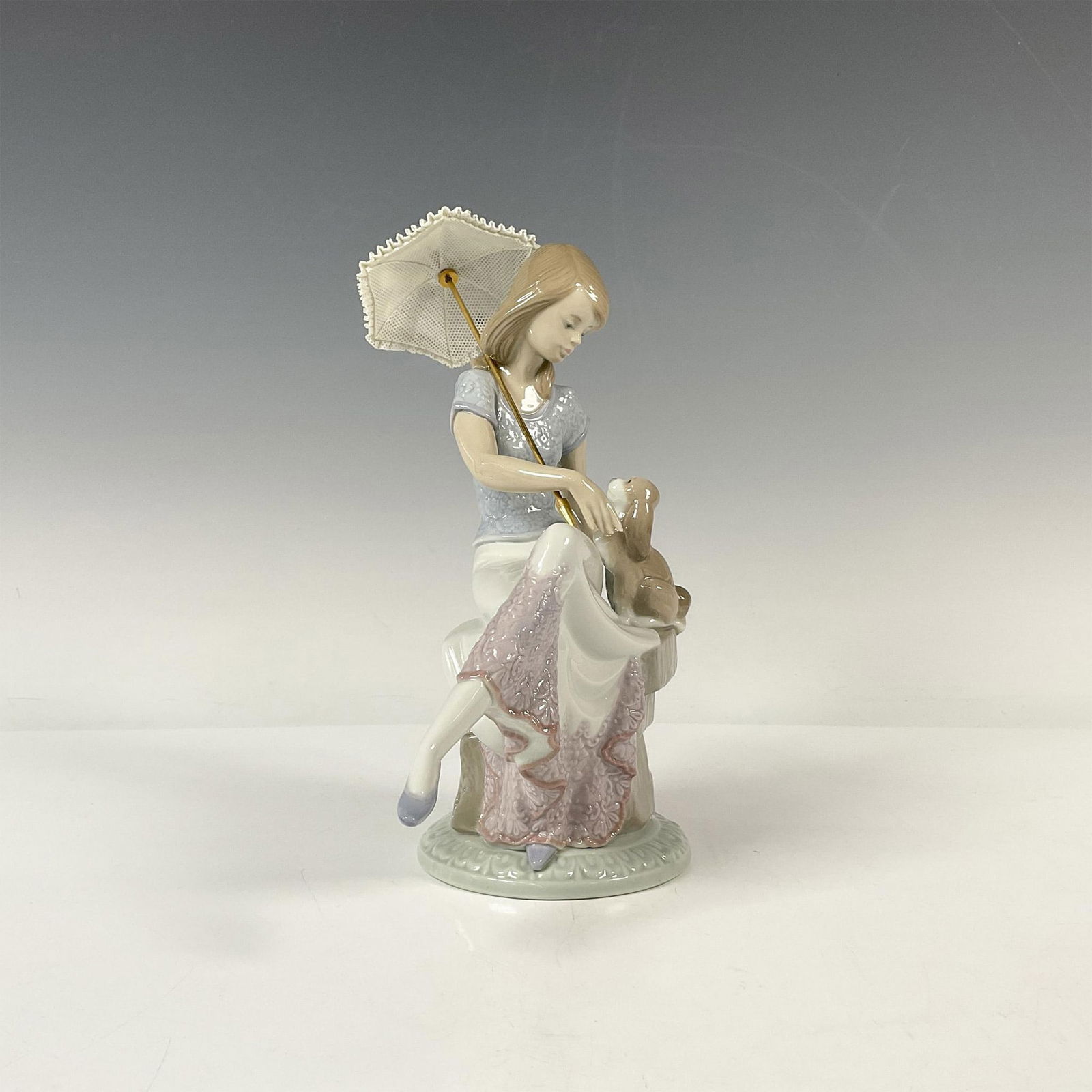 Picture Perfect 7612 - Lladro Porcelain Figurine (1 of 6)