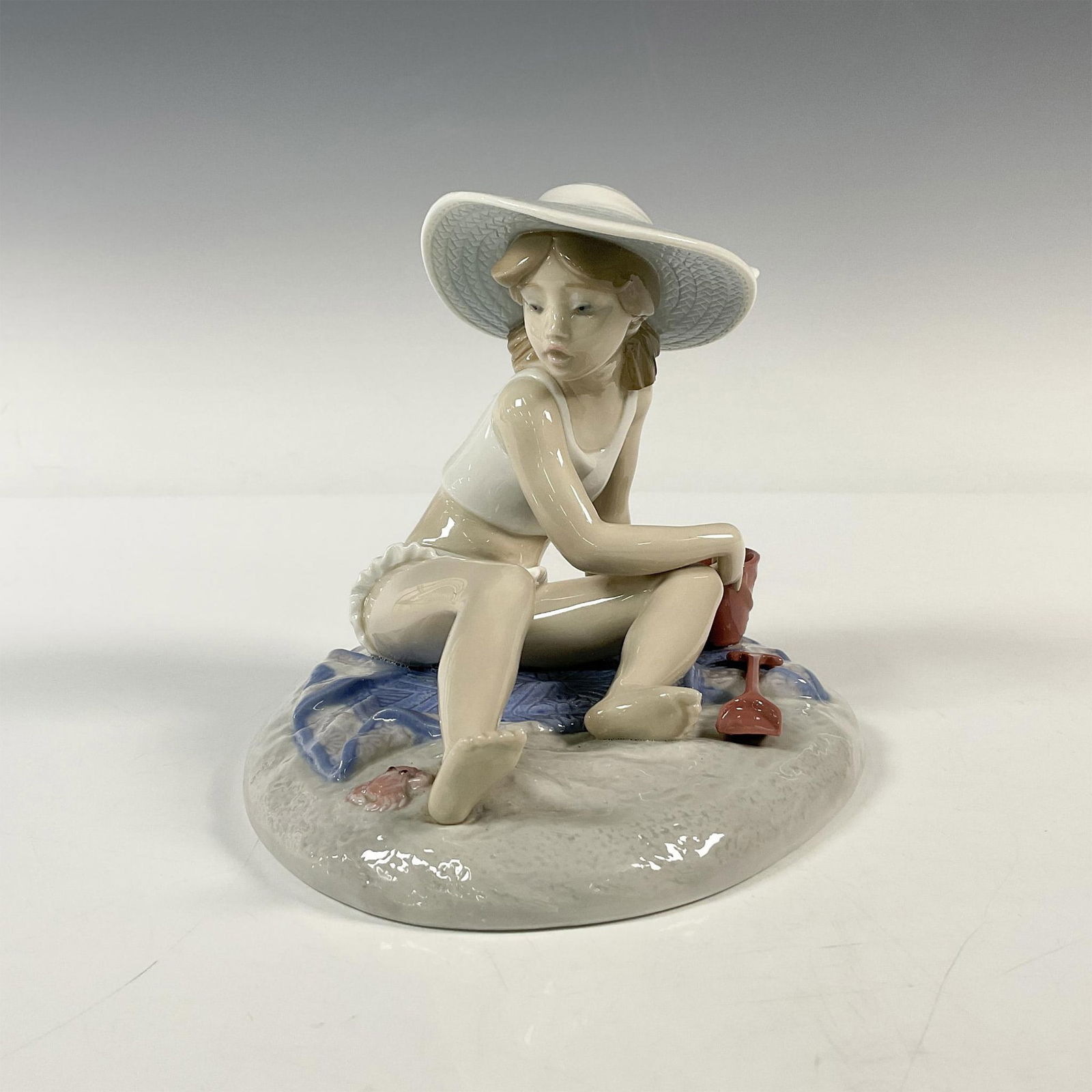 Sandcastles 01005488 - Lladro Porcelain Figurine (1 of 9)
