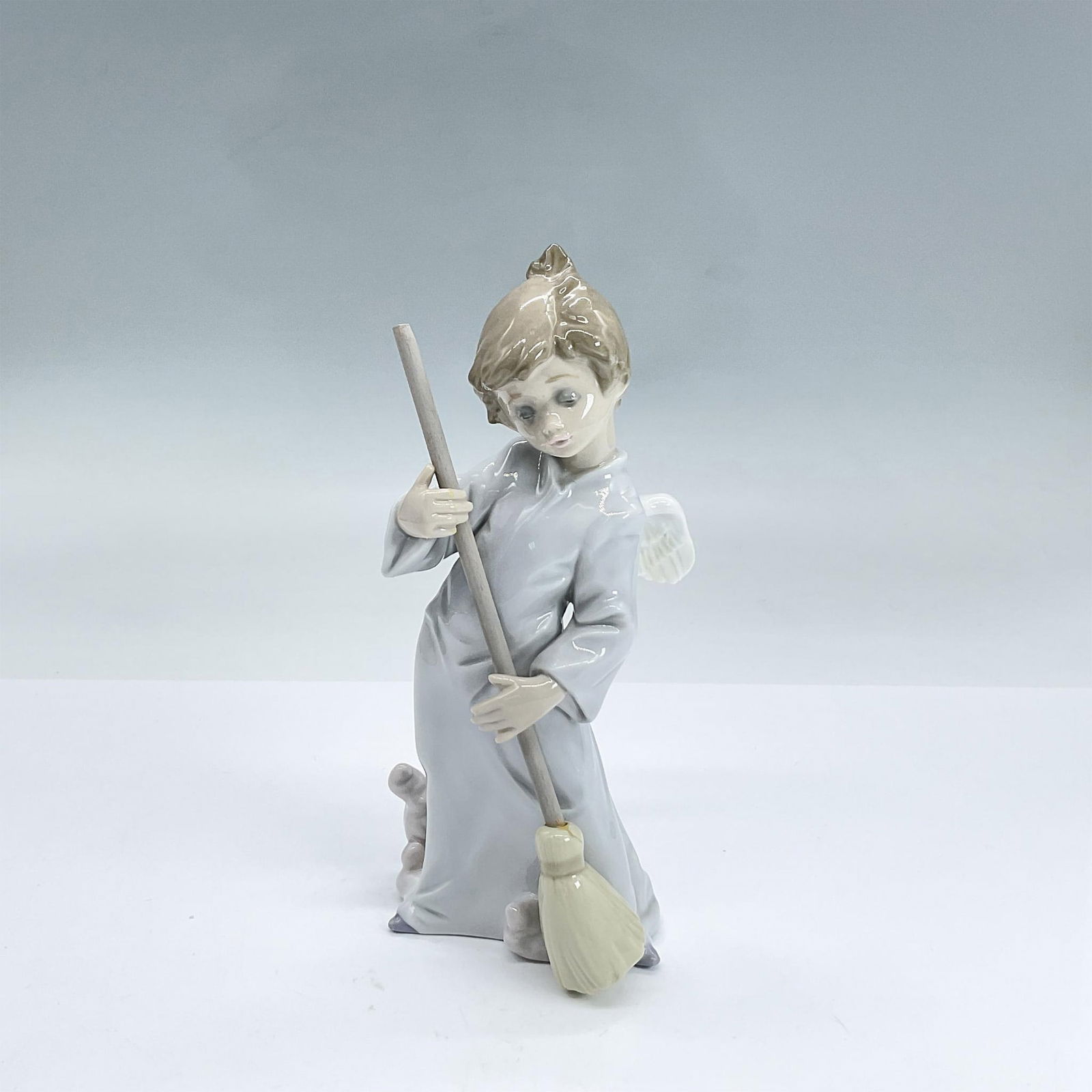 Sweep Away The Clouds 1005726 - Lladro Porcelain Figurine (1 of 4)