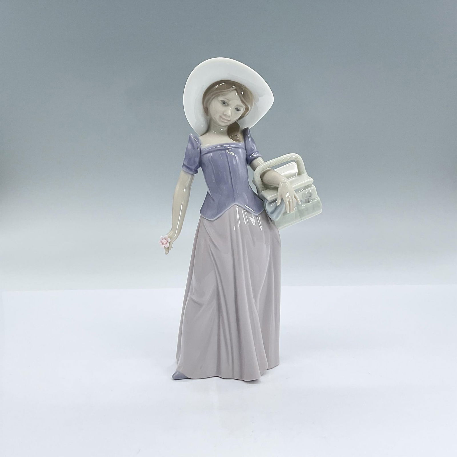 Tailor Made 6489 - Lladro Porcelain Figurine (1 of 4)