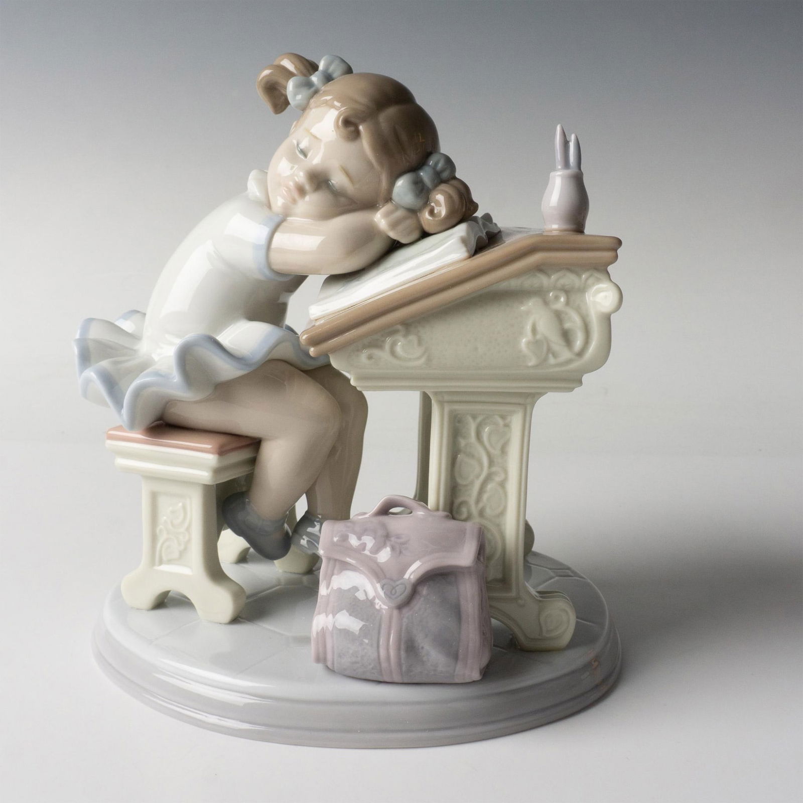 Waiting for the Bell 6802 - Lladro Porcelain Figurine (1 of 7)