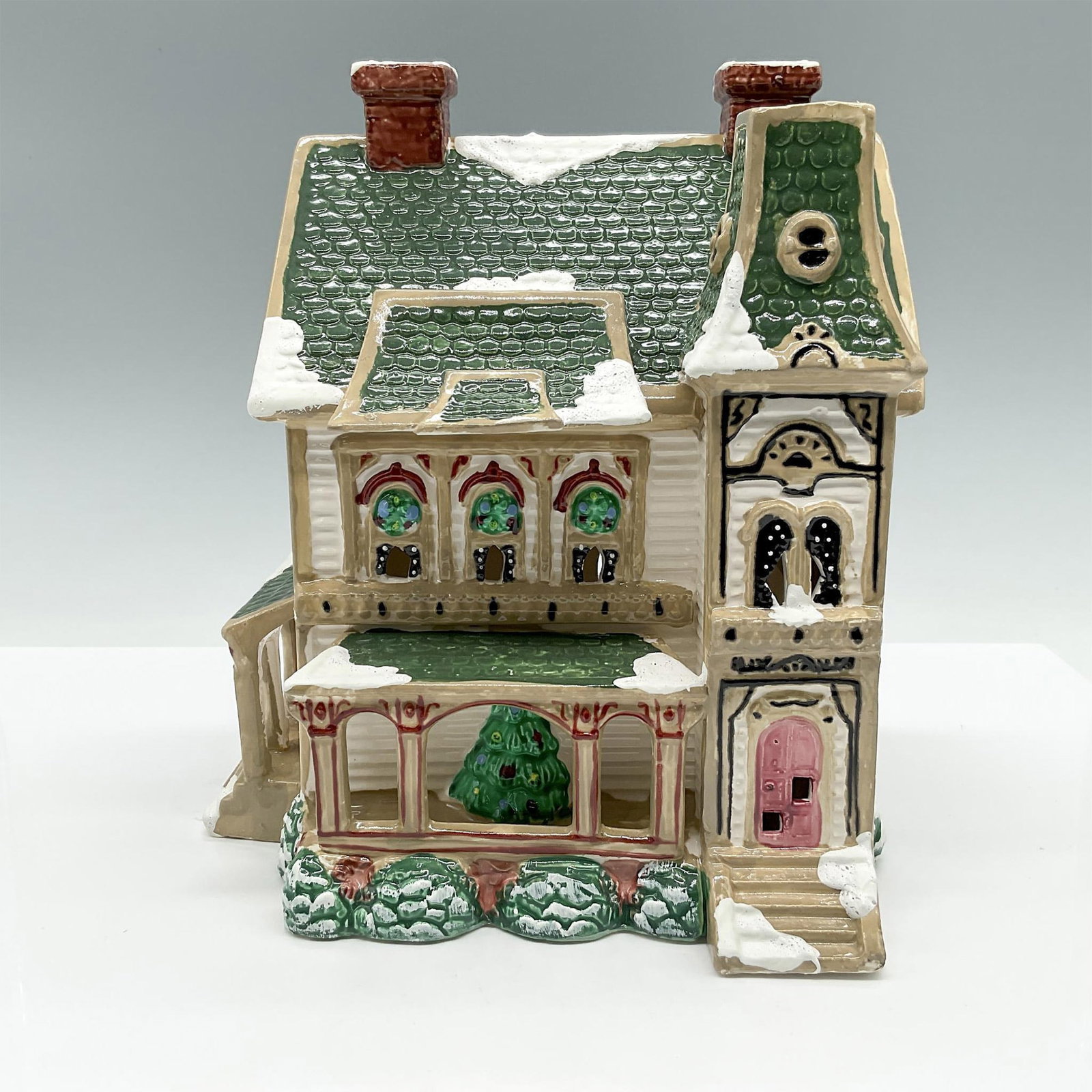 Vintage Department 56 Figurine, Ramsey Hill Lighted: Ceramic hand-decorated farmhouse with porch, open windows, and snow effect. Department 56 backstamp. This item has its original box that measures 10"L x 8"W x 10"H. Light unit included. Issued: 1986 D
