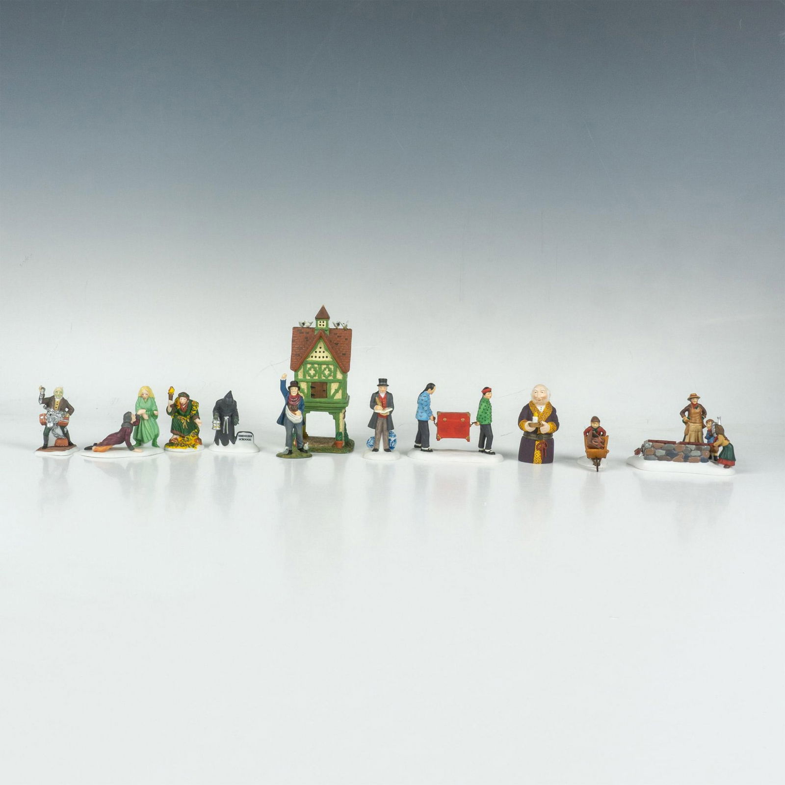 5pc Department 56 Porcelain Dickens Village Accessories (1 of 9)