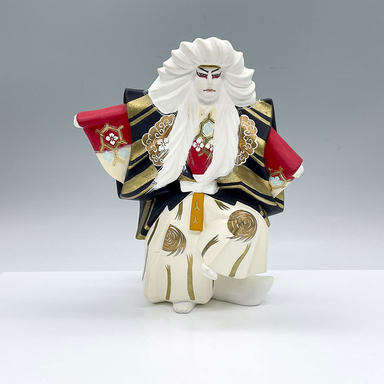 Hamilton Collection Art of Kabuki Figurine, Male Lion Dancer (1 of 3)