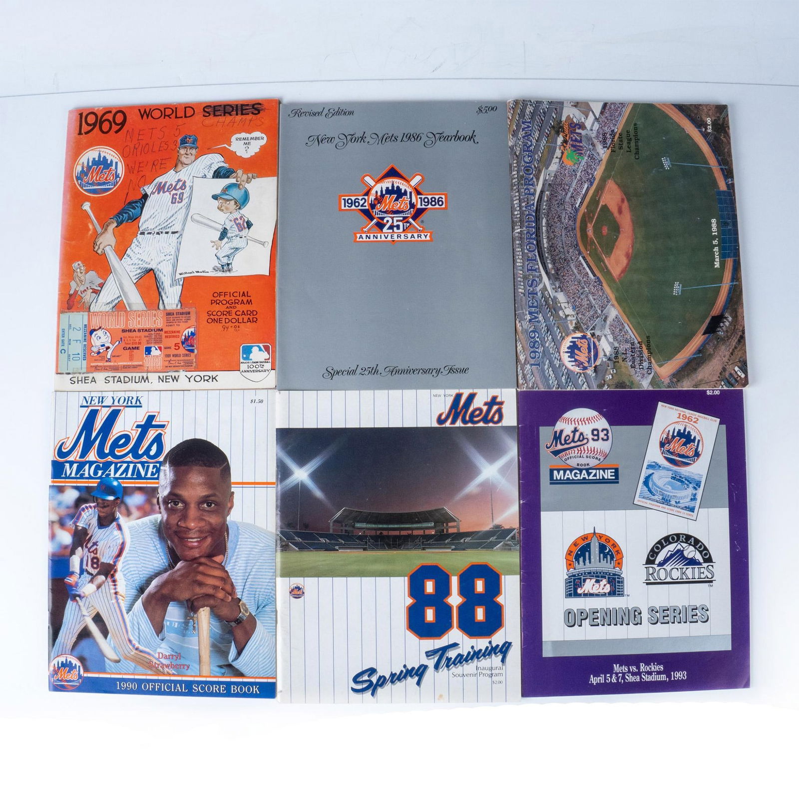 6pc New York Mets Vintage Programs and Scorecards (1 of 2)