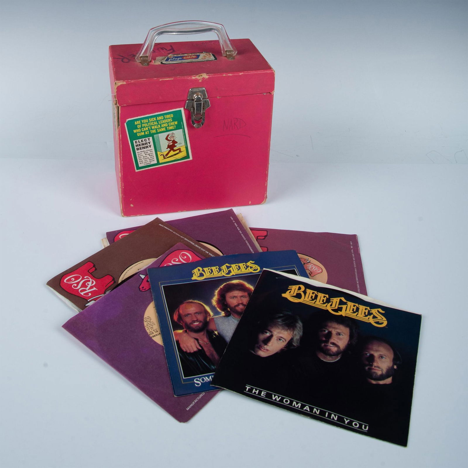 51pc Bee Gees and Gibb Brothers 45 rpms in Carrying Case (1 of 4)