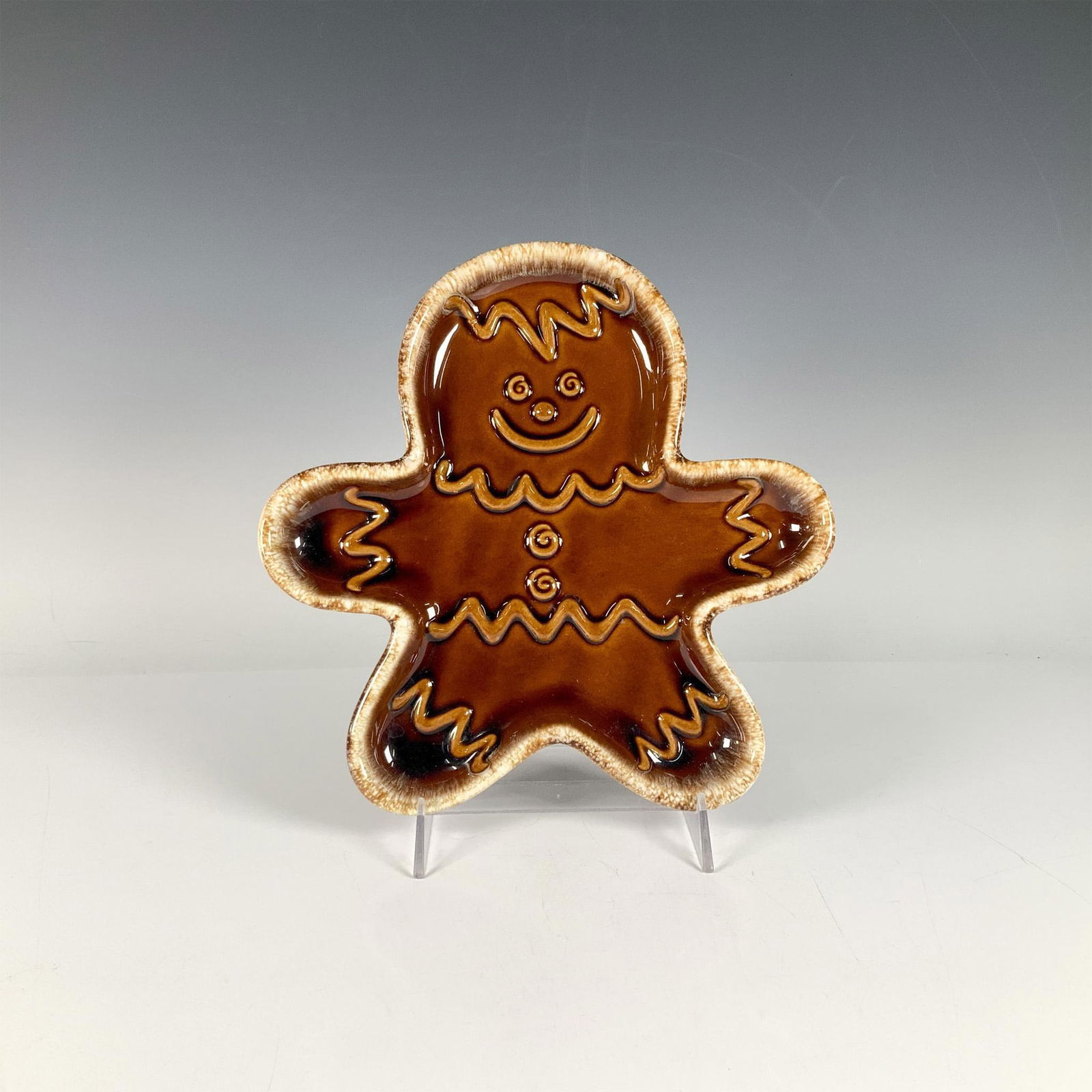 Hull Art Pottery Gingerbread Man Tray (1 of 3)
