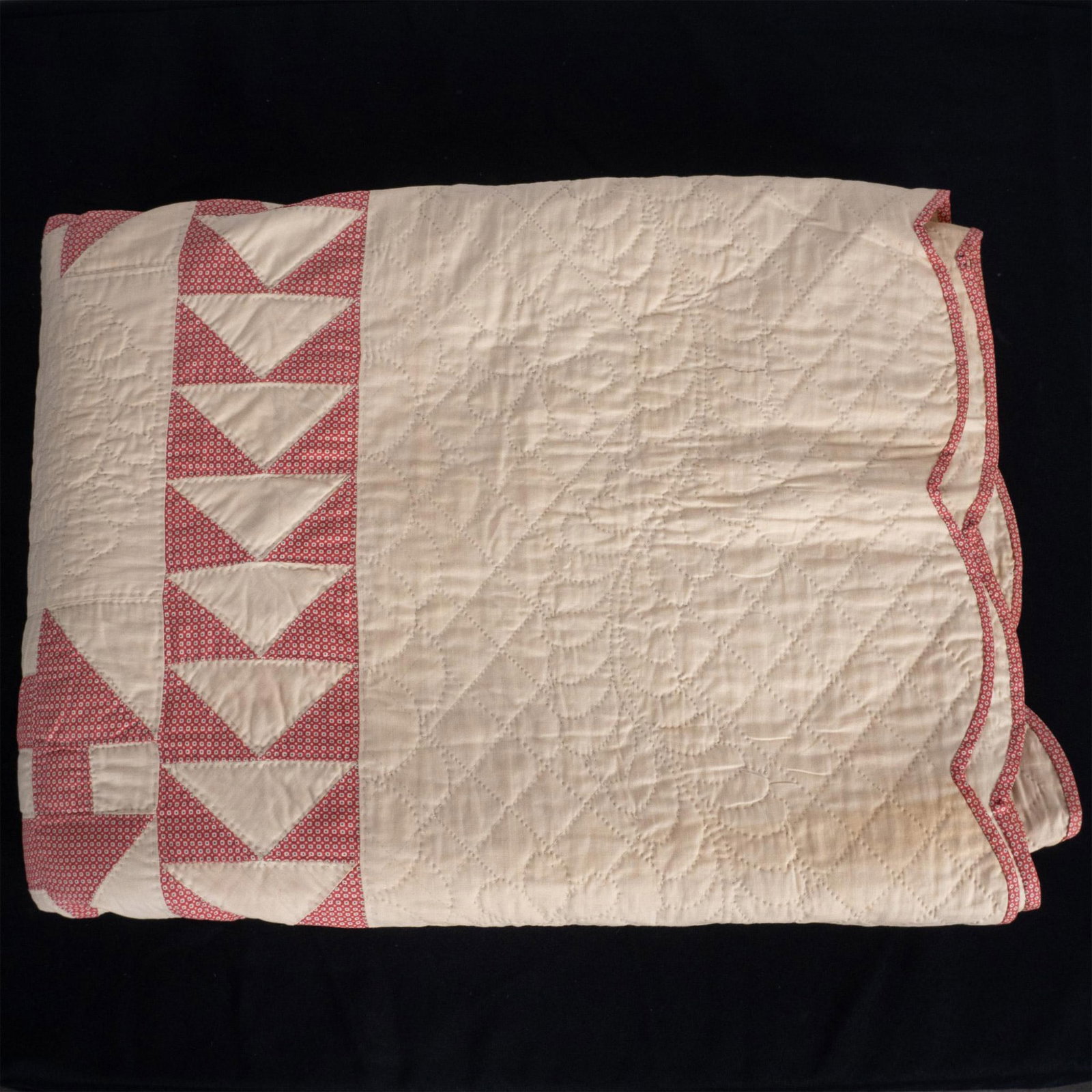 Vintage Rose and Beige Churn Dash Quilt, Queen (1 of 3)