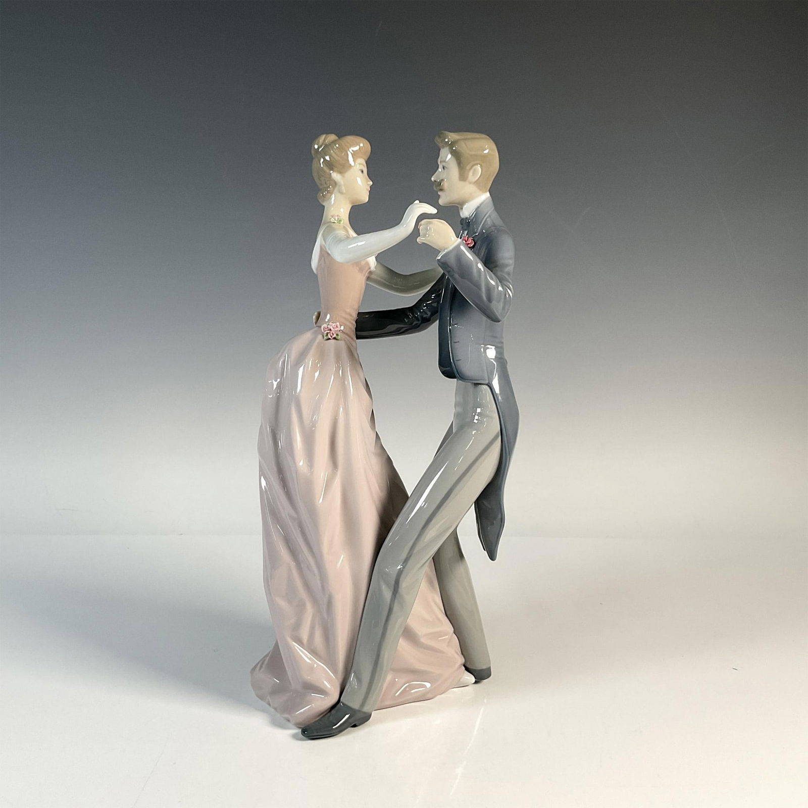 Anniversary Waltz 1001372 - Lladro Porcelain Figurine (1 of 7)
