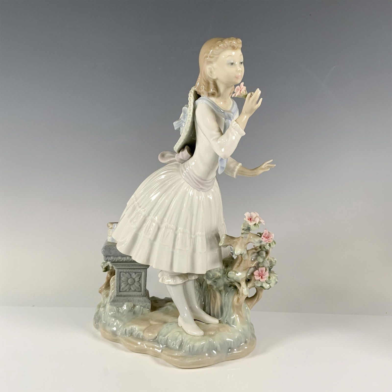 Exquisite Scent 1001313 - Lladro Porcelain Figurine (1 of 3)