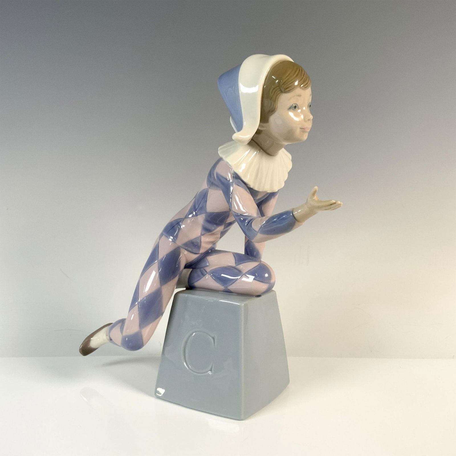 Harlequin C 1005077 - Lladro Porcelain Figurine (1 of 3)