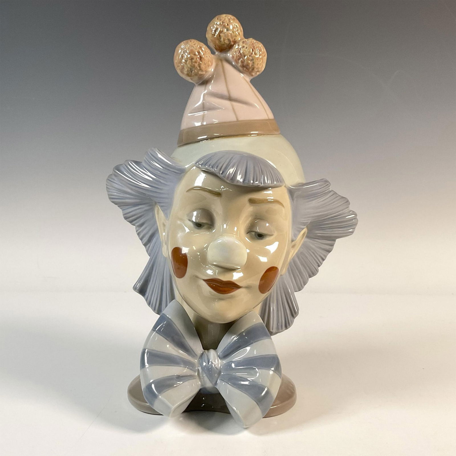 Reflecting 1005612 - Lladro Porcelain Bust (1 of 5)