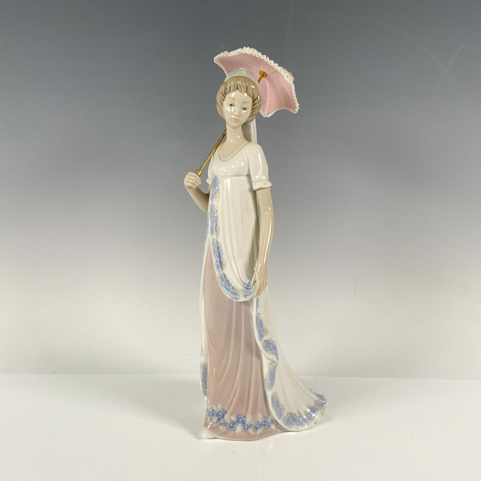 Viennese Lady 1005322 - Lladro Porcelain Figurine (1 of 3)