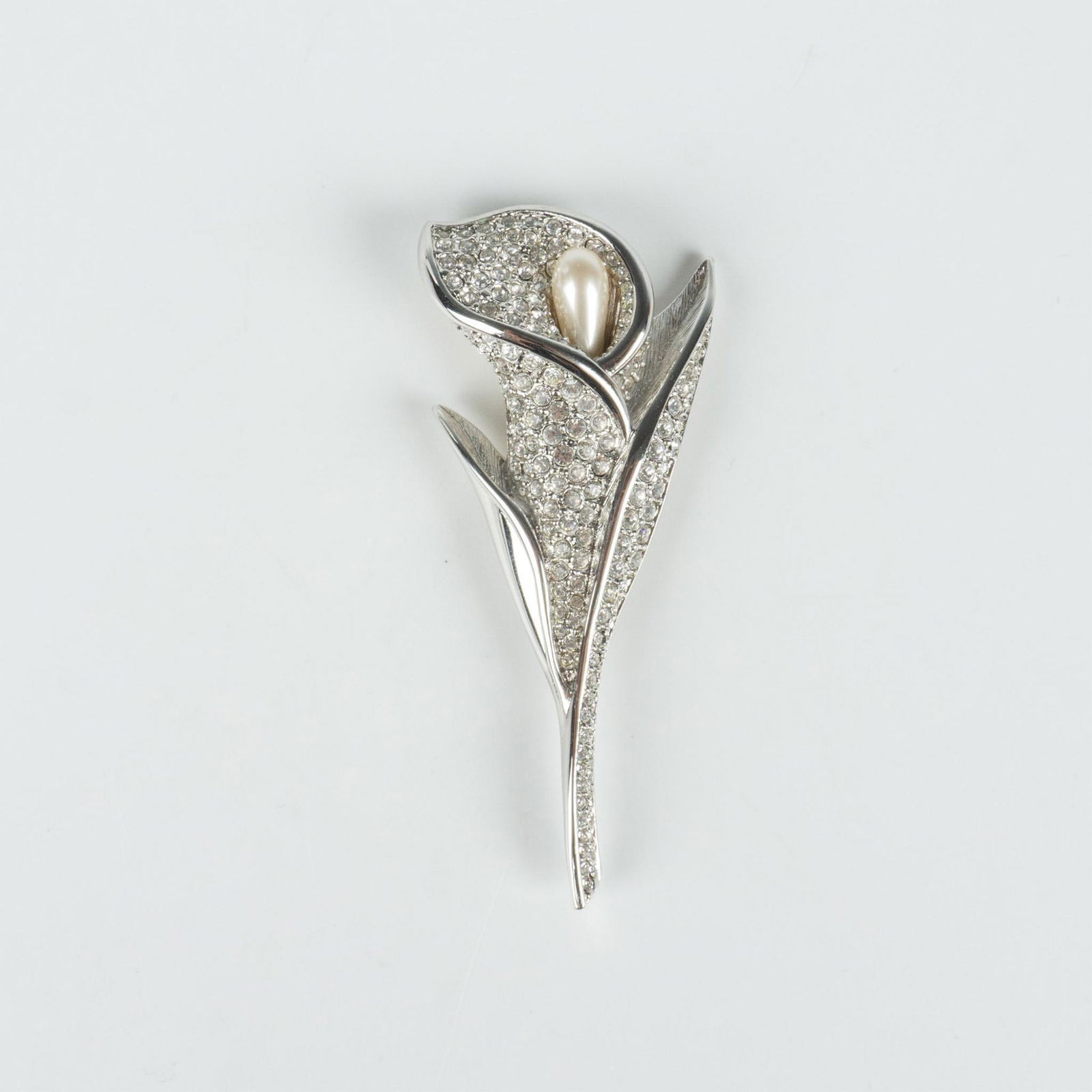Swarovski Pave Crystal Calla Lily Brooch Pin (1 of 2)