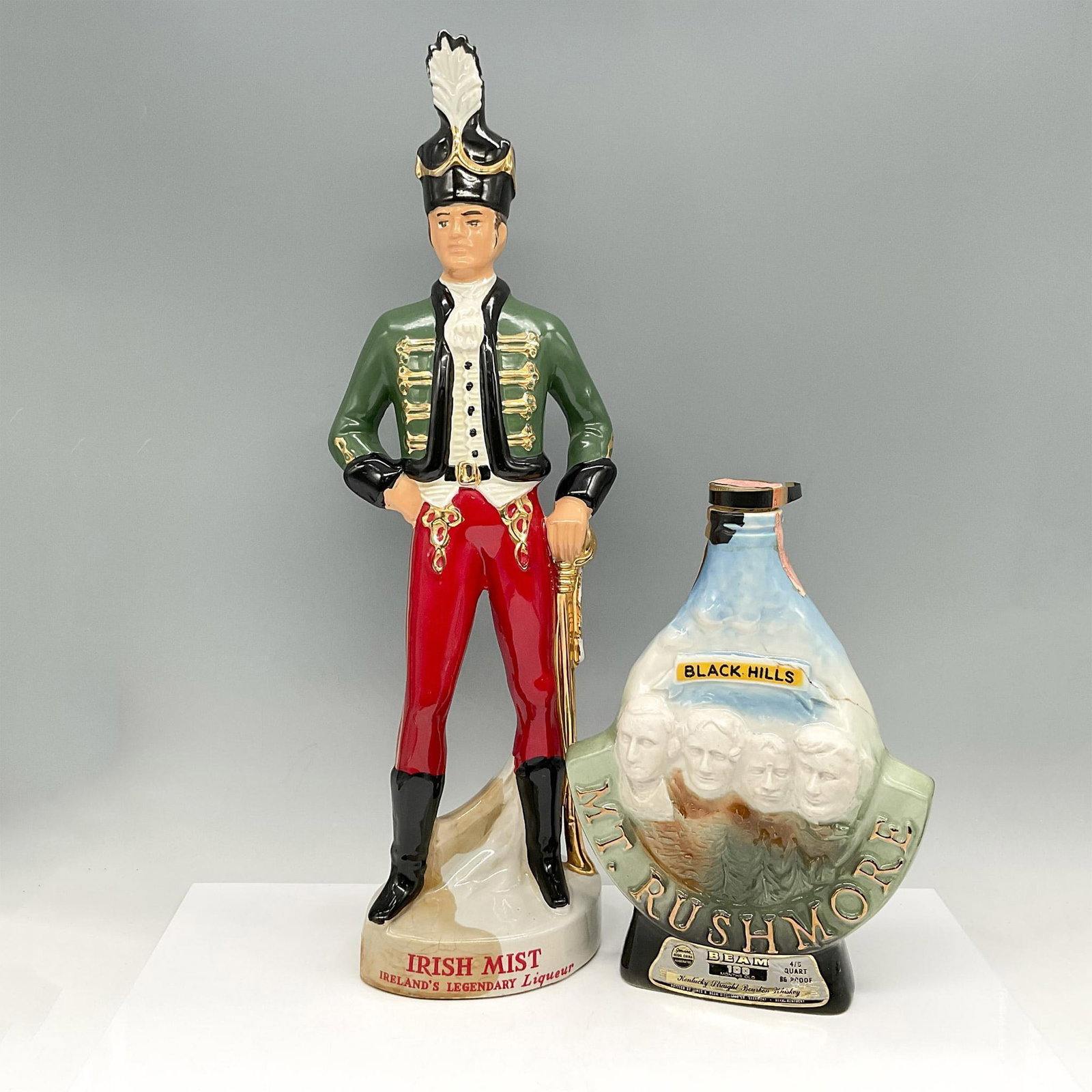 2pc Jim Beam Mt. Rushmore and Irish Mist Liqueur Decanter (1 of 4)
