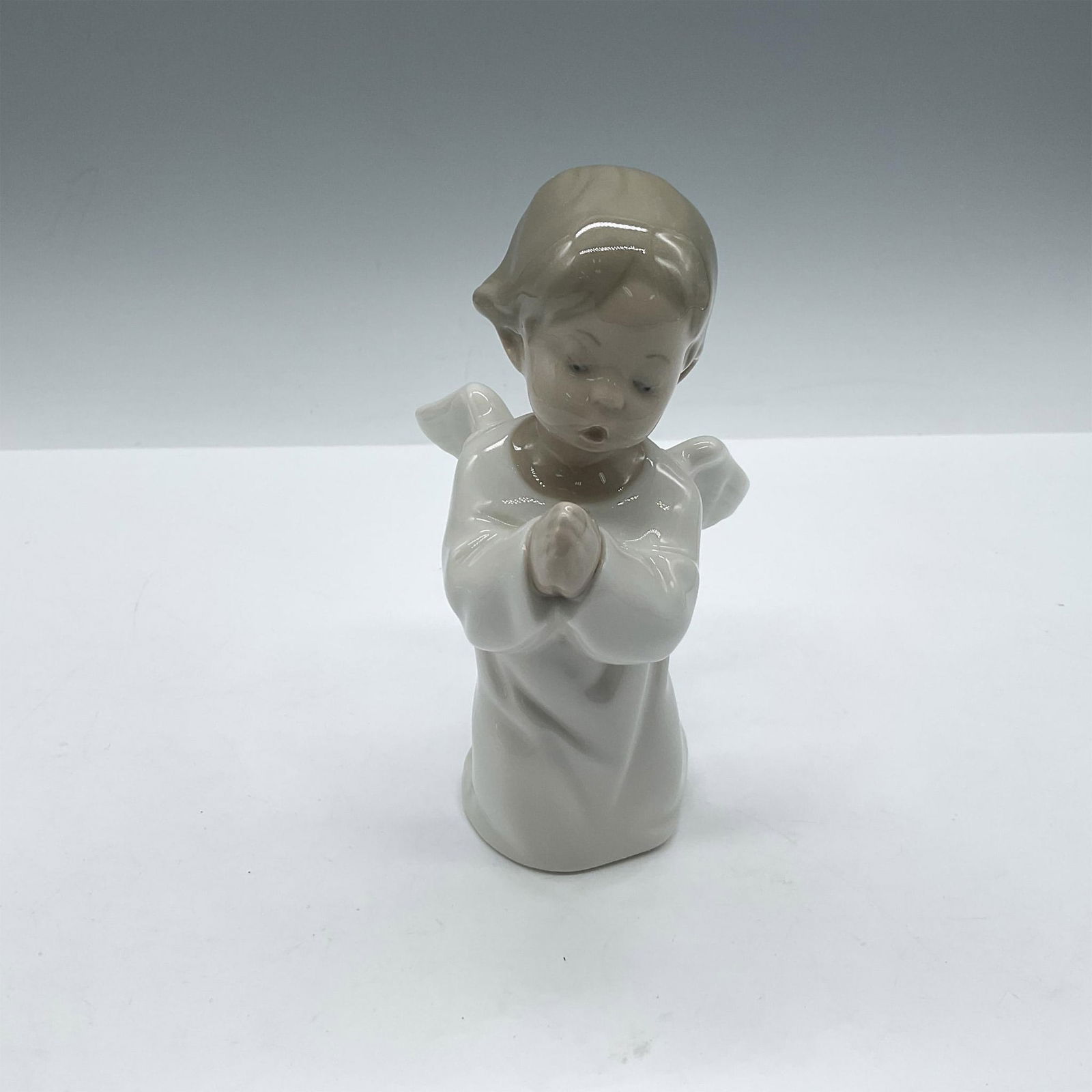 Angel Praying 1004538 - Lladro Porcelain Figurine (1 of 4)