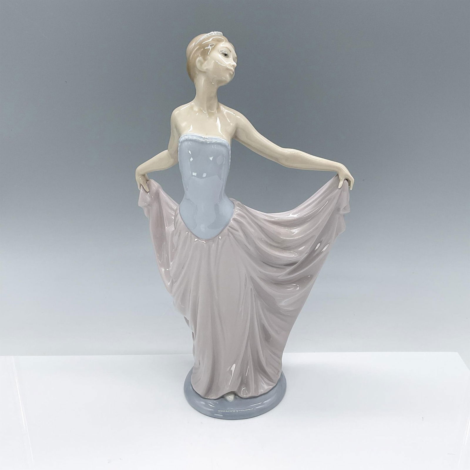 Dancer 1005050 - Lladro Porcelain Figurine (1 of 3)