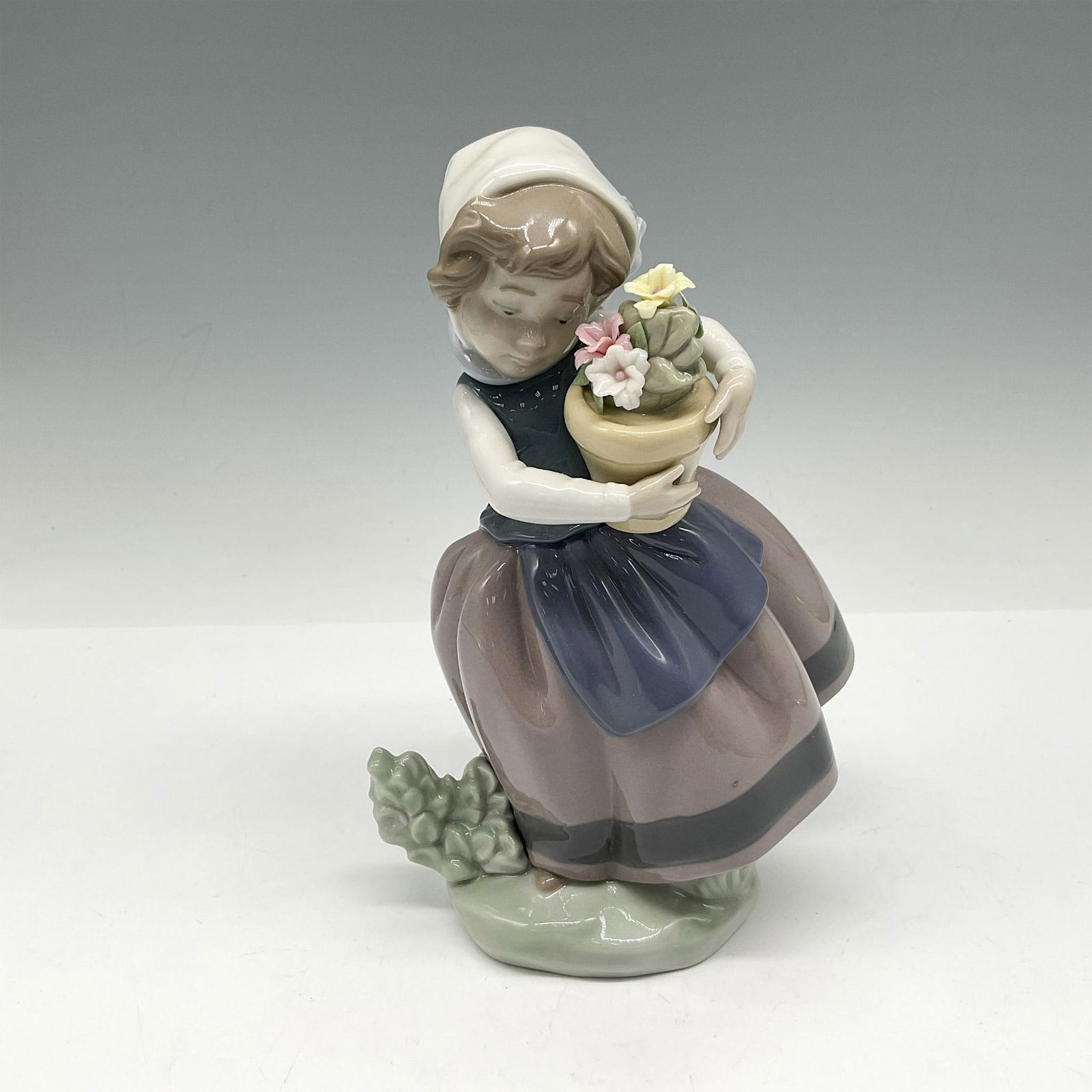 Spring is Here 1005223 - Lladro Porcelain Figurine (1 of 5)