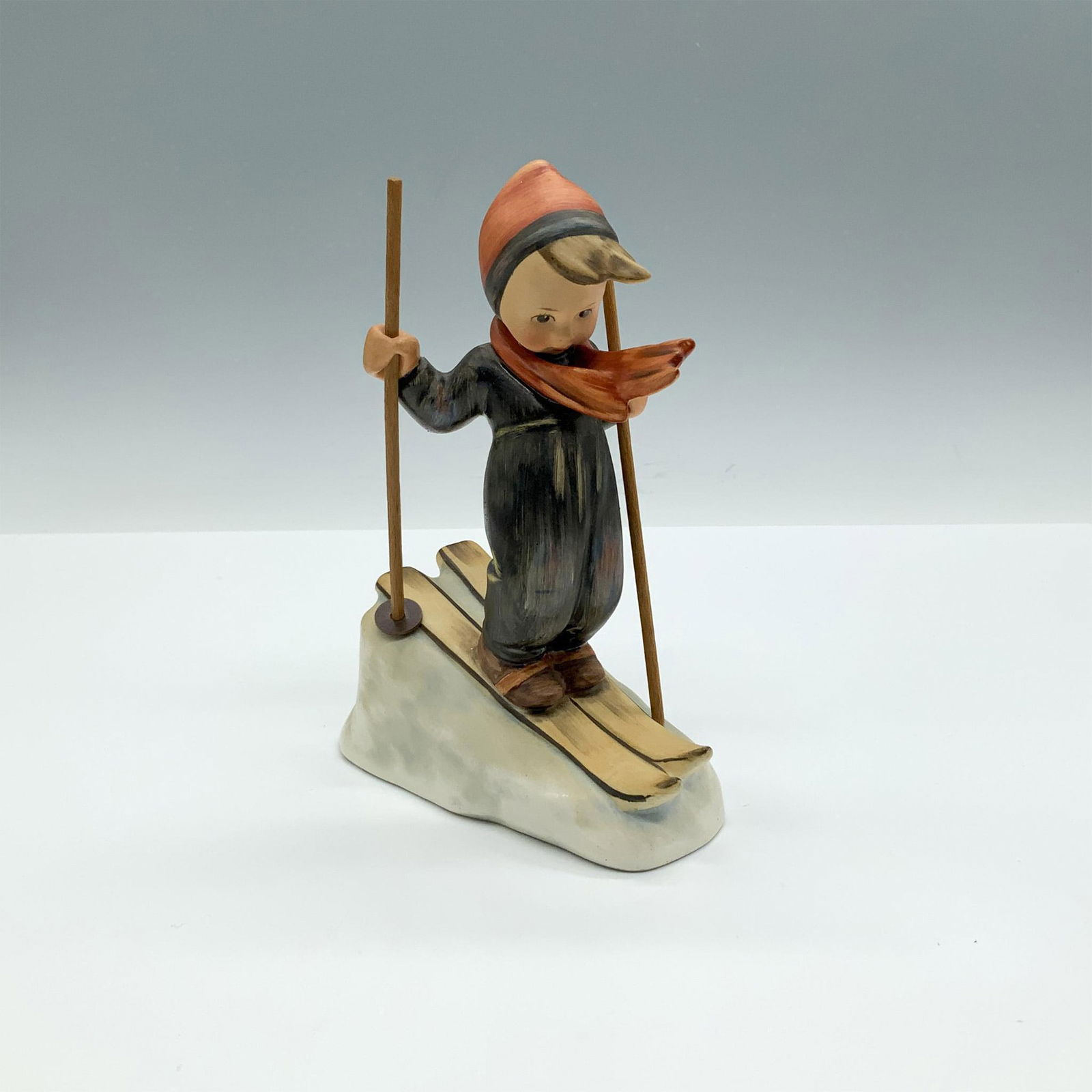 Goebel Hummel Porcelain Figurine, Skier HUM59 (1 of 3)