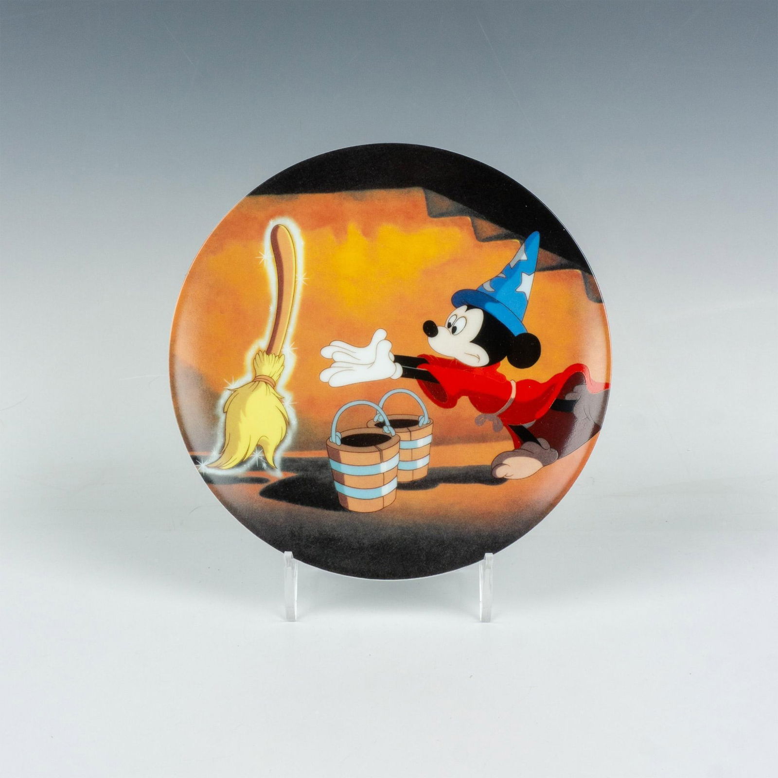 Knowles Disney Mickey Mouse Plate, Mickey Makes Magic (1 of 4)
