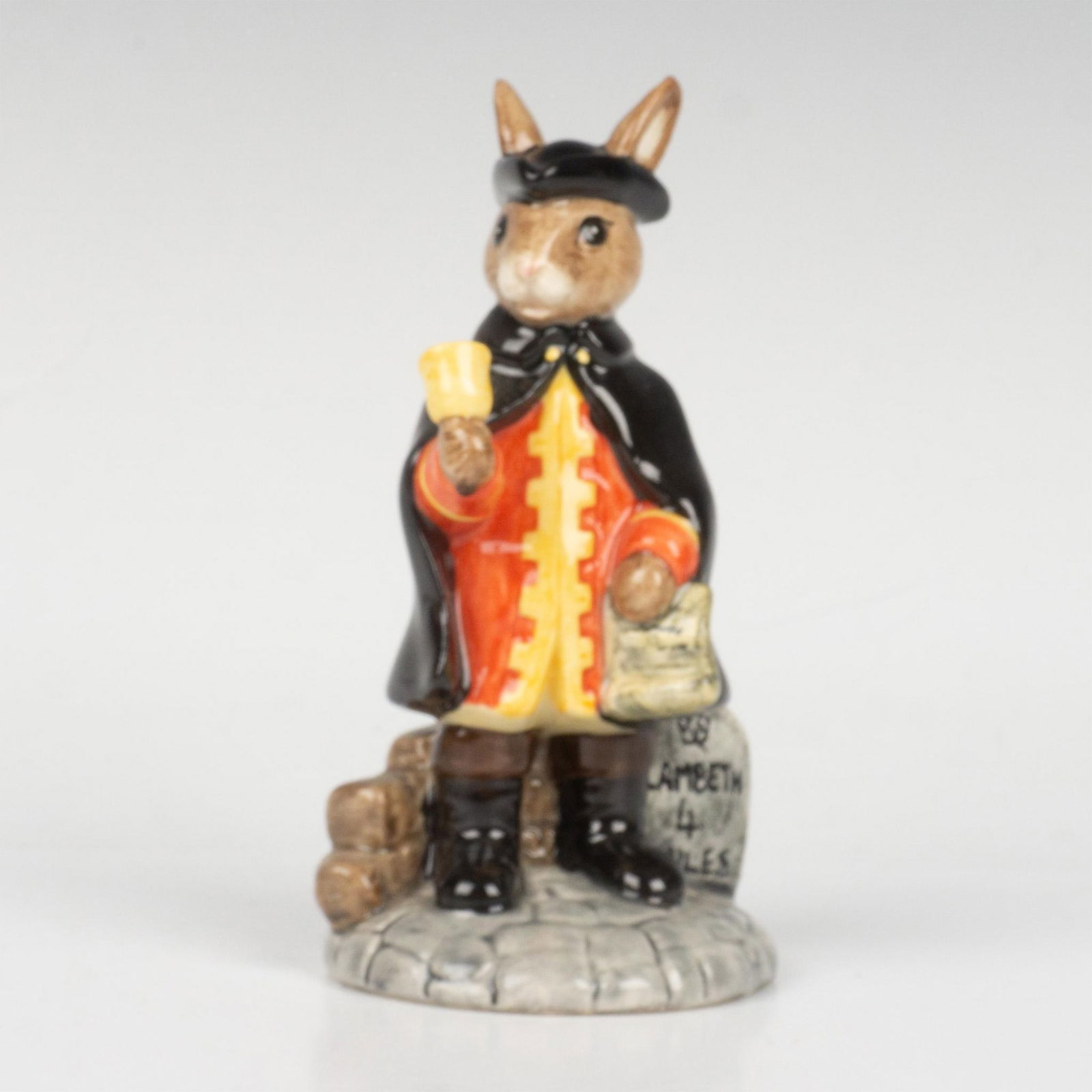 Town Crier DB259 - Royal Doulton Bunnykins (1 of 4)