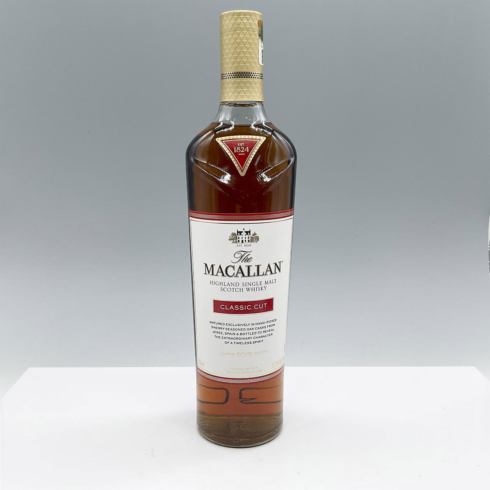 The Macallan Highland Single Malt Scotch Whisky, Classic Cut (1 of 4)