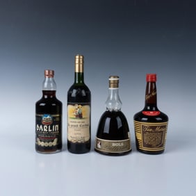 4pc Vintage Liquor Bottle Grouping