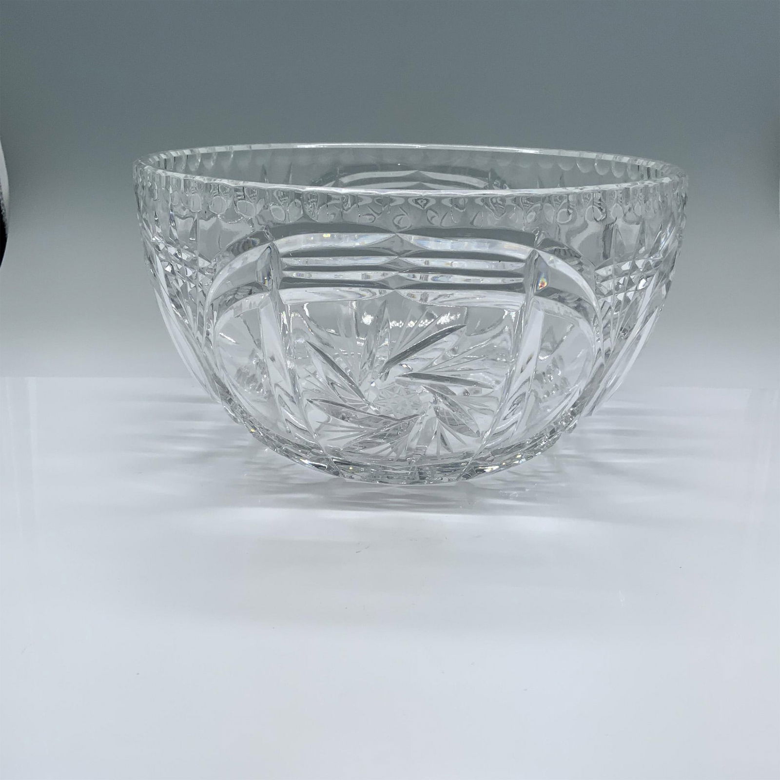 Beautiful Large Pinwheel Pattern Cut Glass Bowl (1 of 4)
