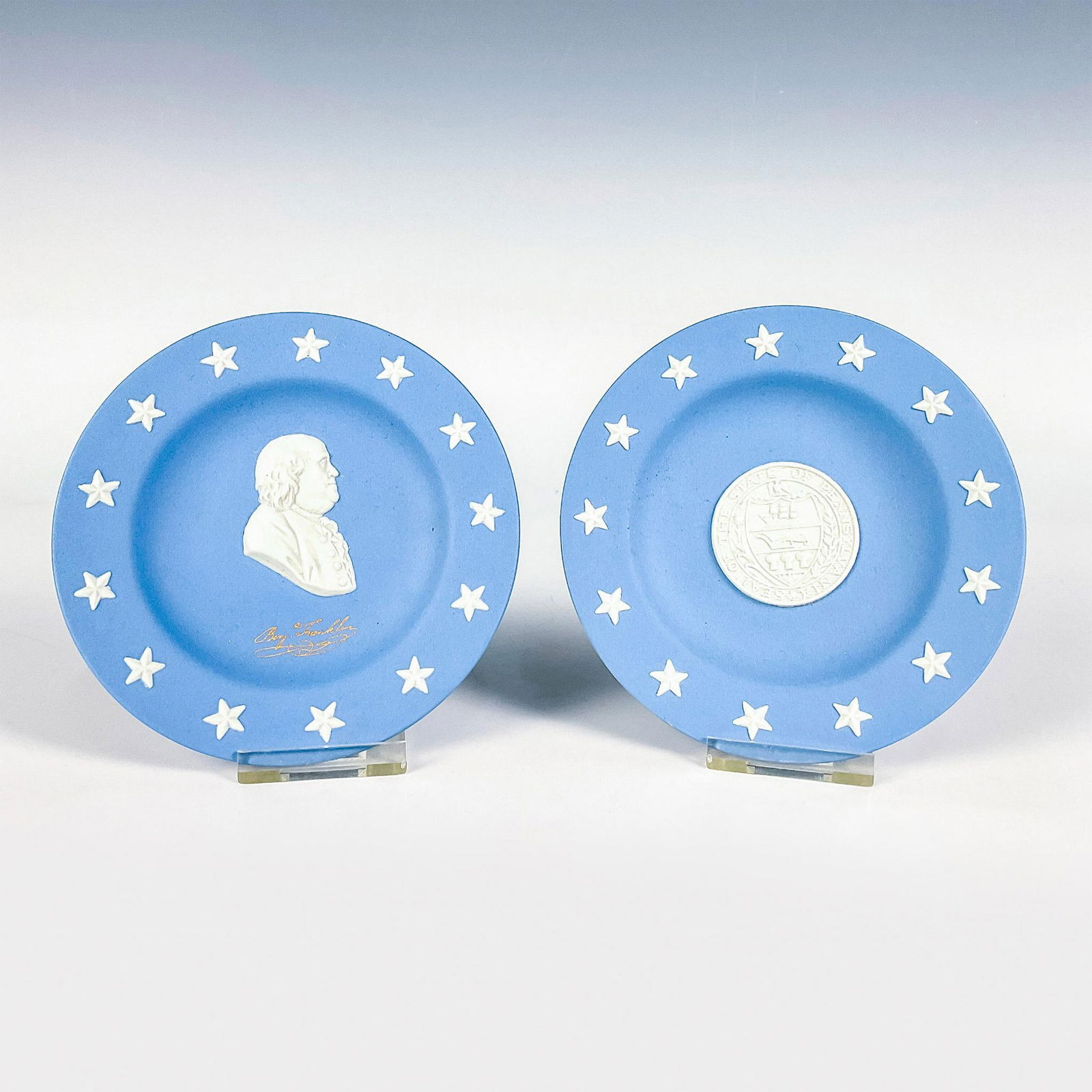 Pair of Wedgwood Jasperware Dishes Pennsylvania & Franklin (1 of 3)