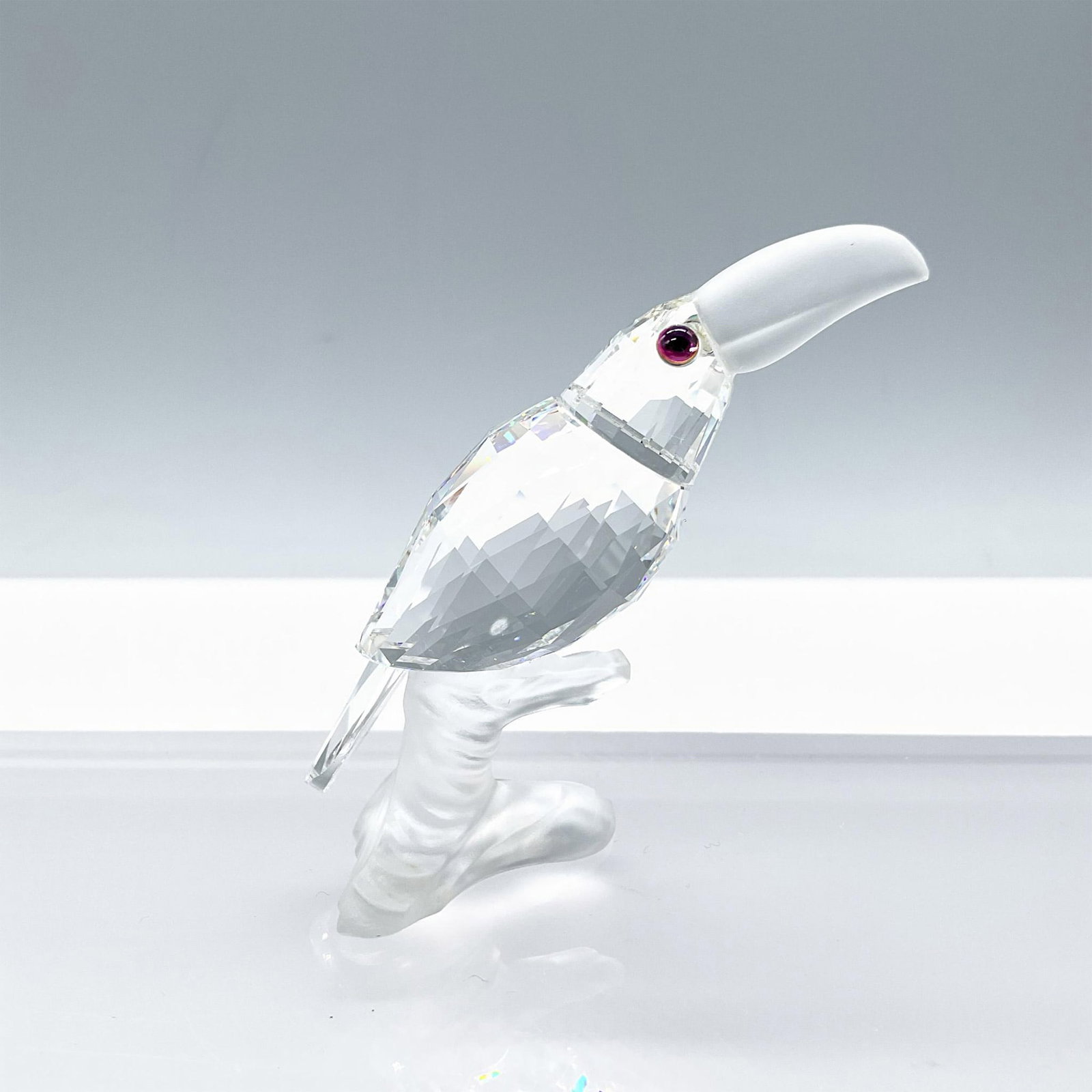 Swarovski Crystal Figurine, Toucan 119441 (1 of 5)
