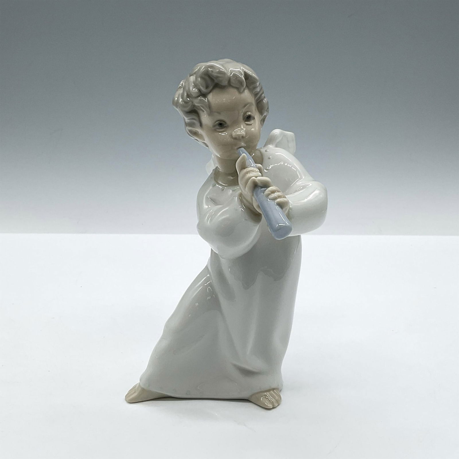 Angel with Flute 1004540 - Lladro Porcelain Figurine (1 of 3)