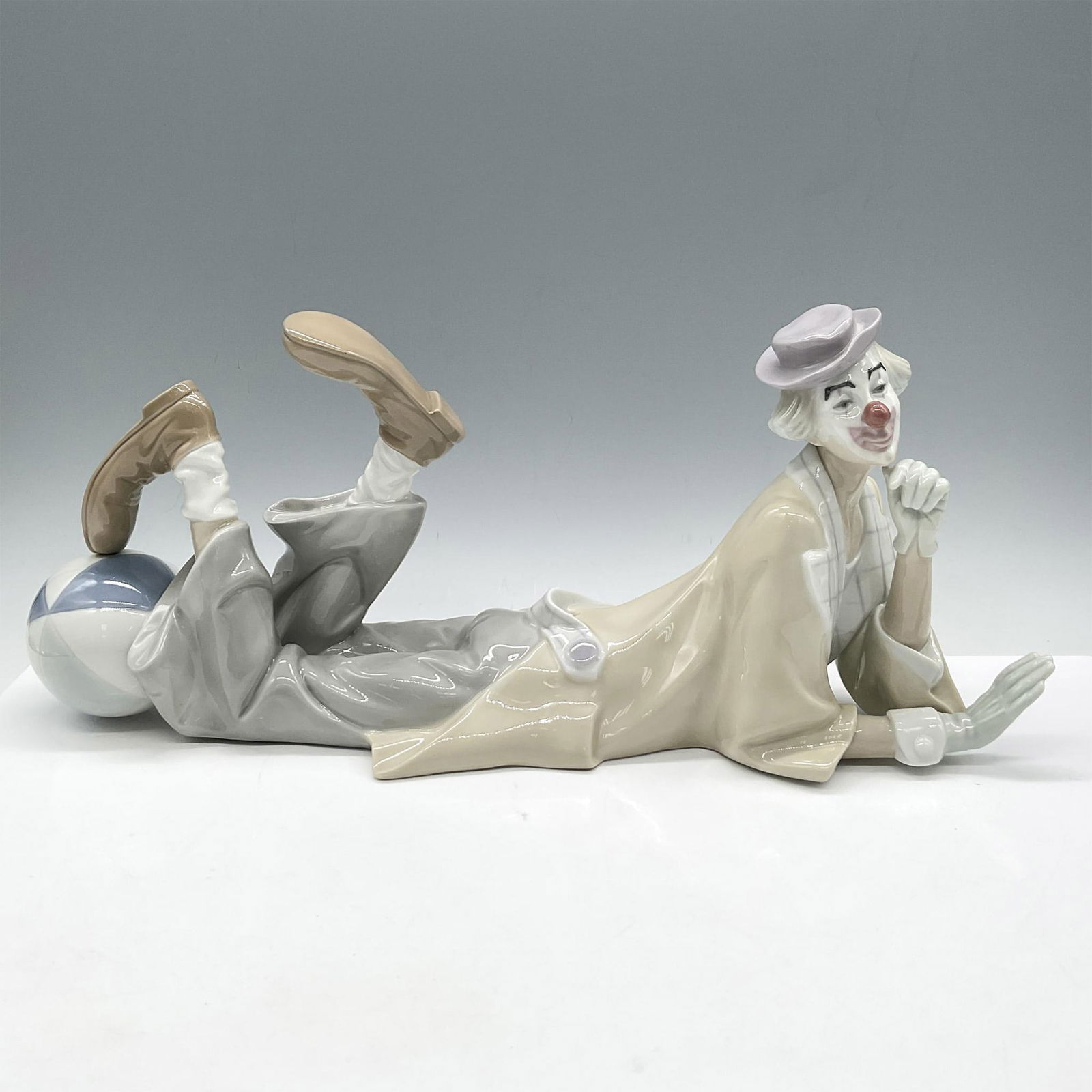 Clown 1004618 - Lladro Porcelain Figurine (1 of 3)