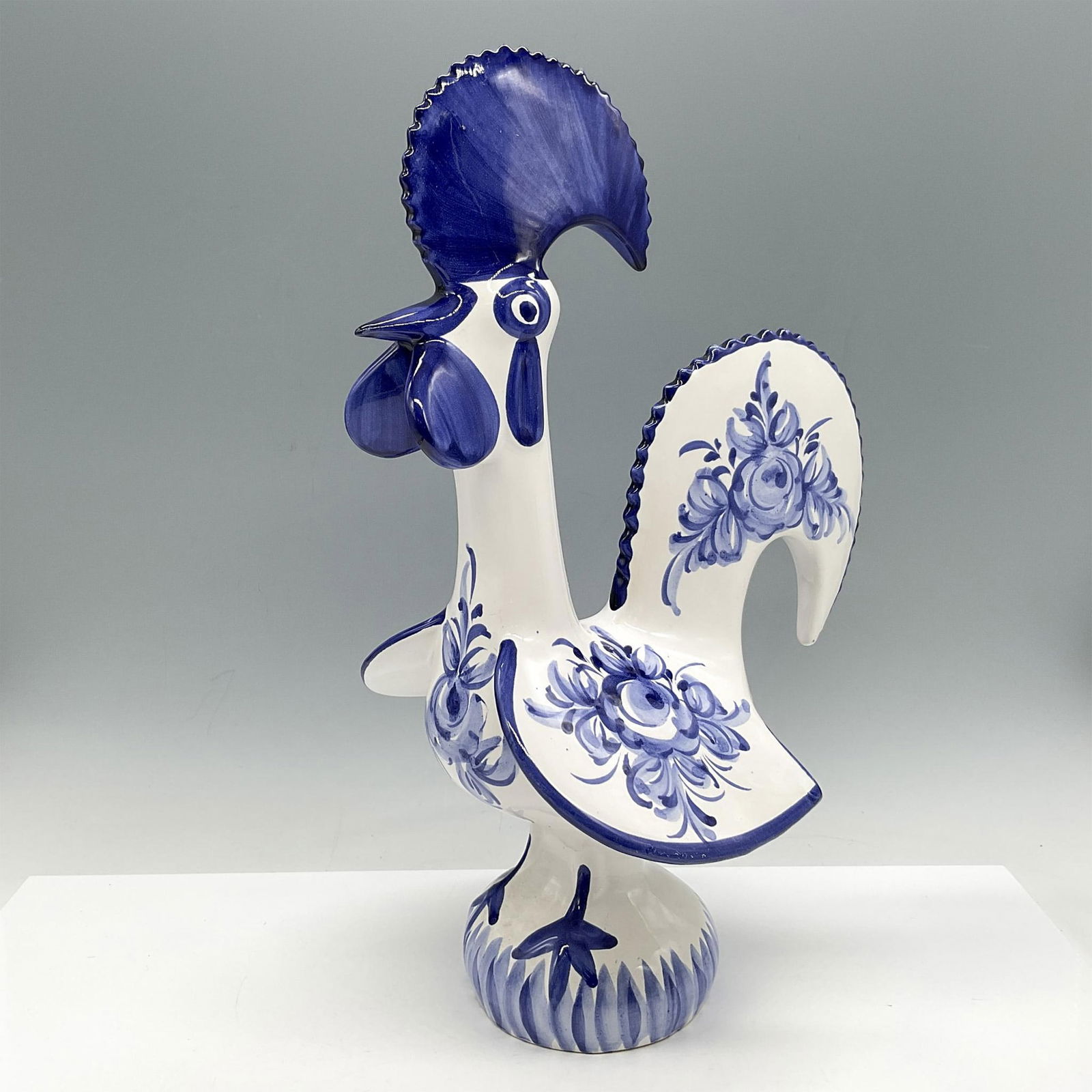 Portugal Pottery Figurine, Chicken: Handmade, hand painted blue floral country designed figurine, Portugal mark. Issued: 20th century Dimensions: 9"L x 6.5"W x 13.75"H