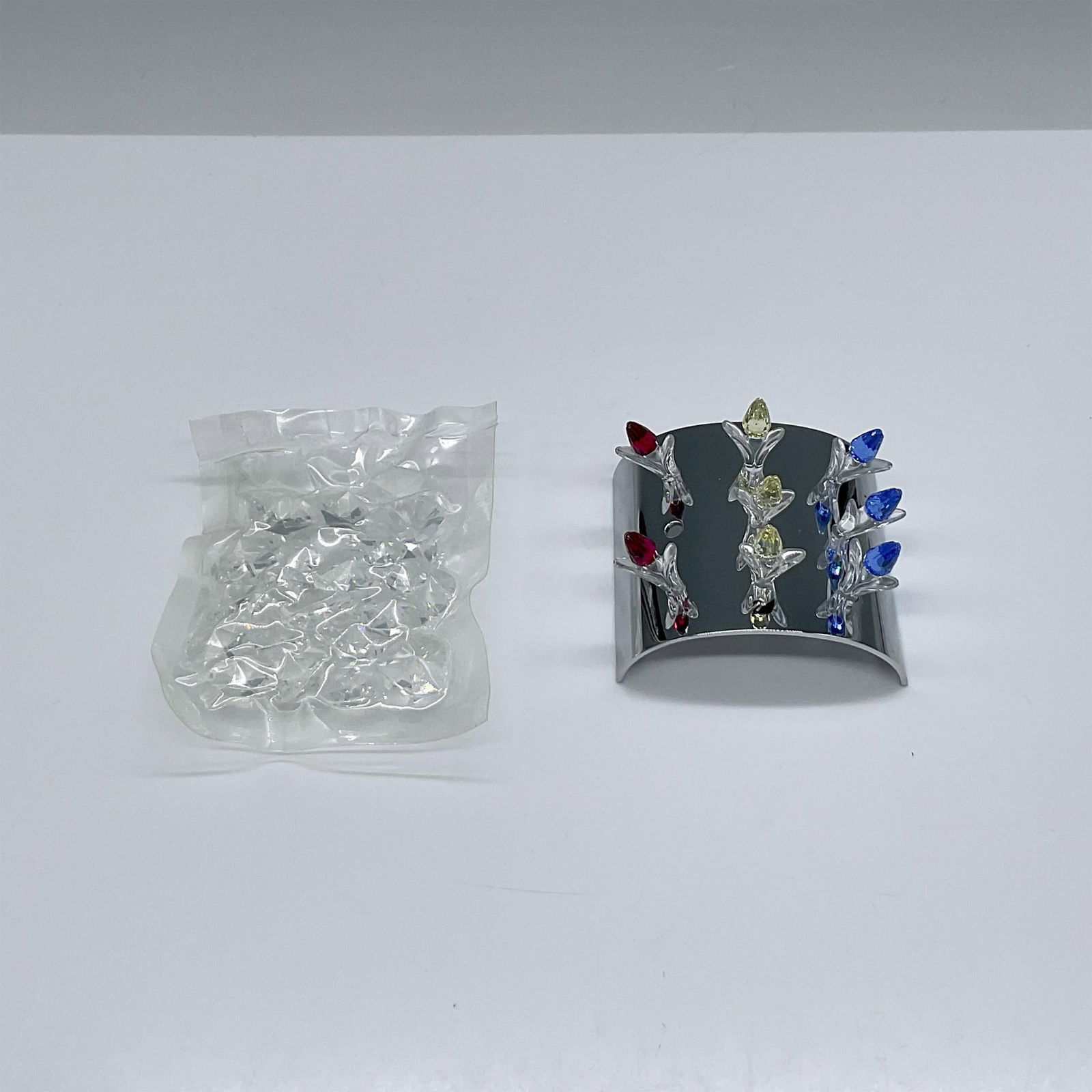 10pc Swarovski SCS Figurines, Mini Tulips + Display + Hearts (1 of 3)