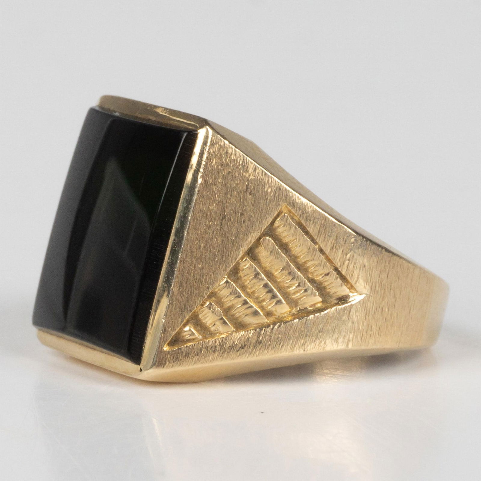 Vintage 24K Yellow Gold and Onyx Ring (1 of 4)
