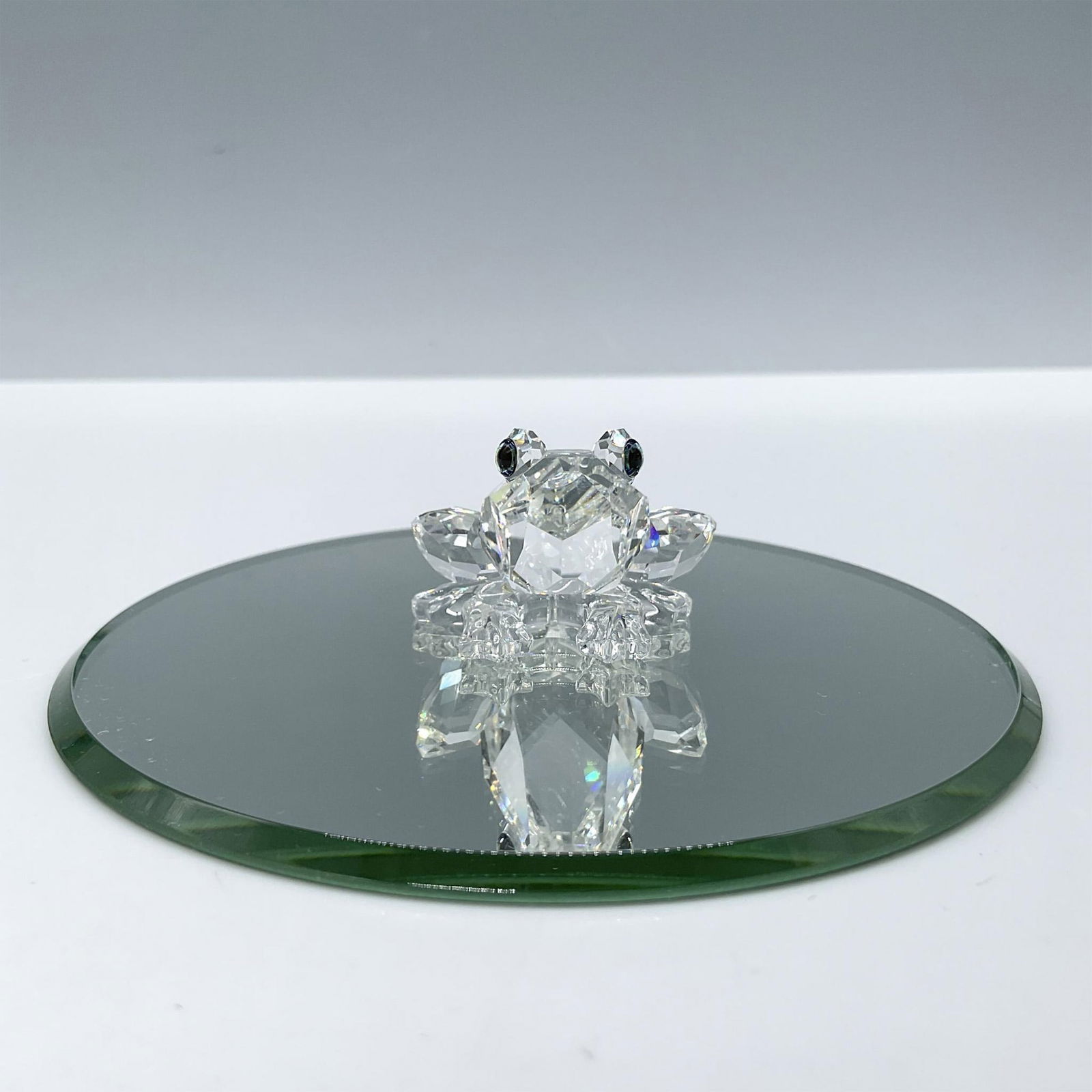 Swarovski Crystal Figurine, Frog with Green Eyes + Base (1 of 4)