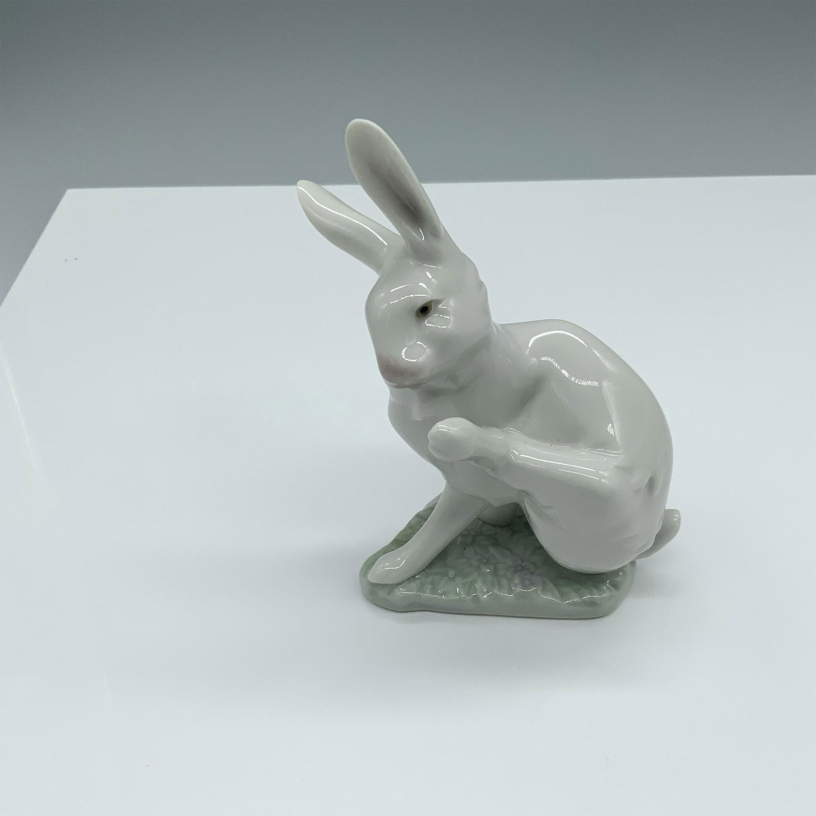 Washing Up 1005887 - Lladro Porcelain Figurine (1 of 4)