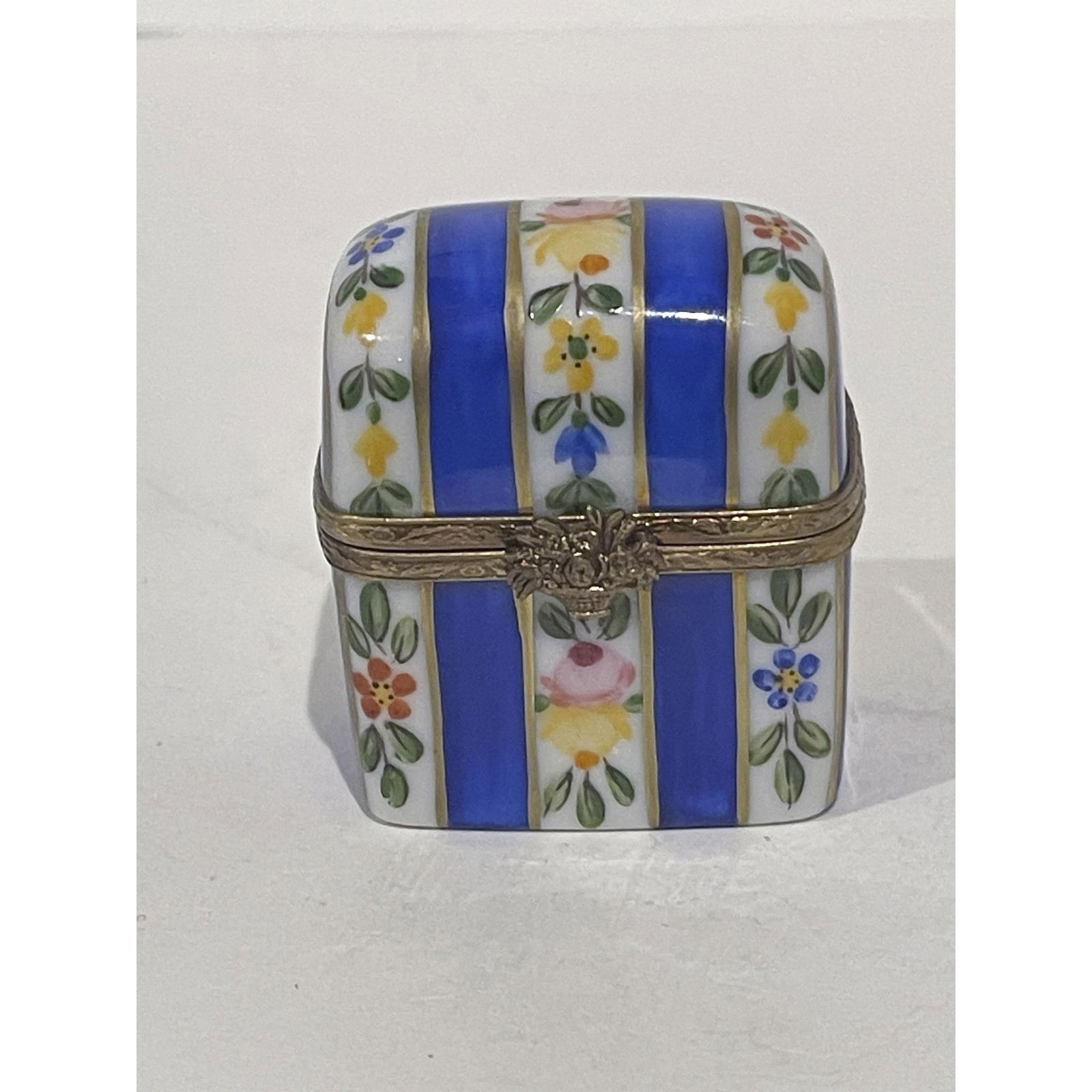 Limoges France Keepsake Box, Cobalt Victorian Floral Style (1 of 6)