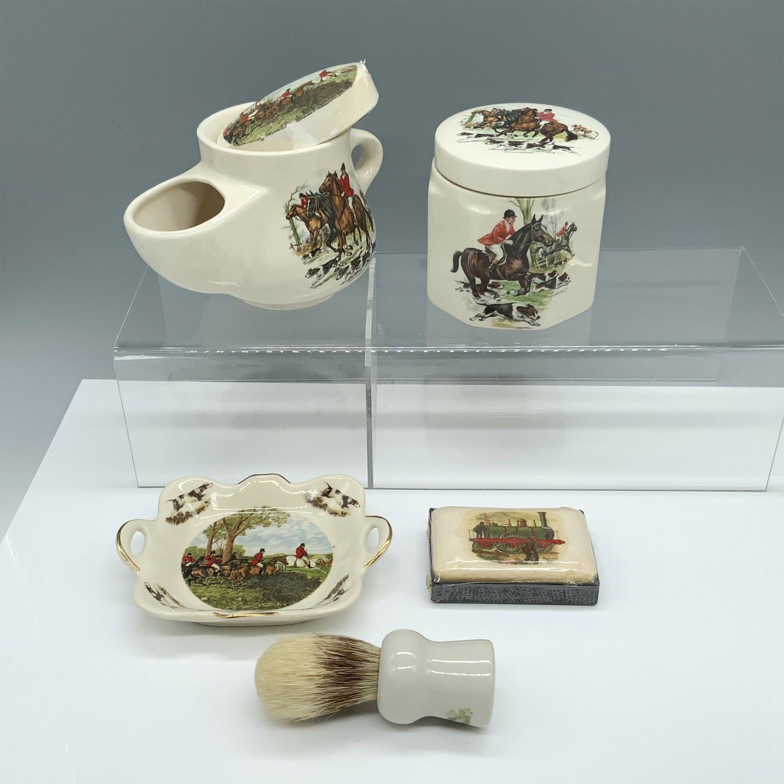 6pc Porcelain Hunting Vanity Collection (1 of 4)